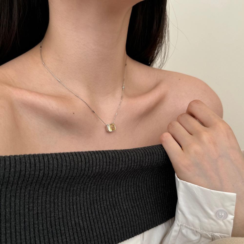 (SN052)S925 Sterling Silver Ice Flower Cut Pendant Necklace Elegant and Stylish Gift for Women’s Daily Wear