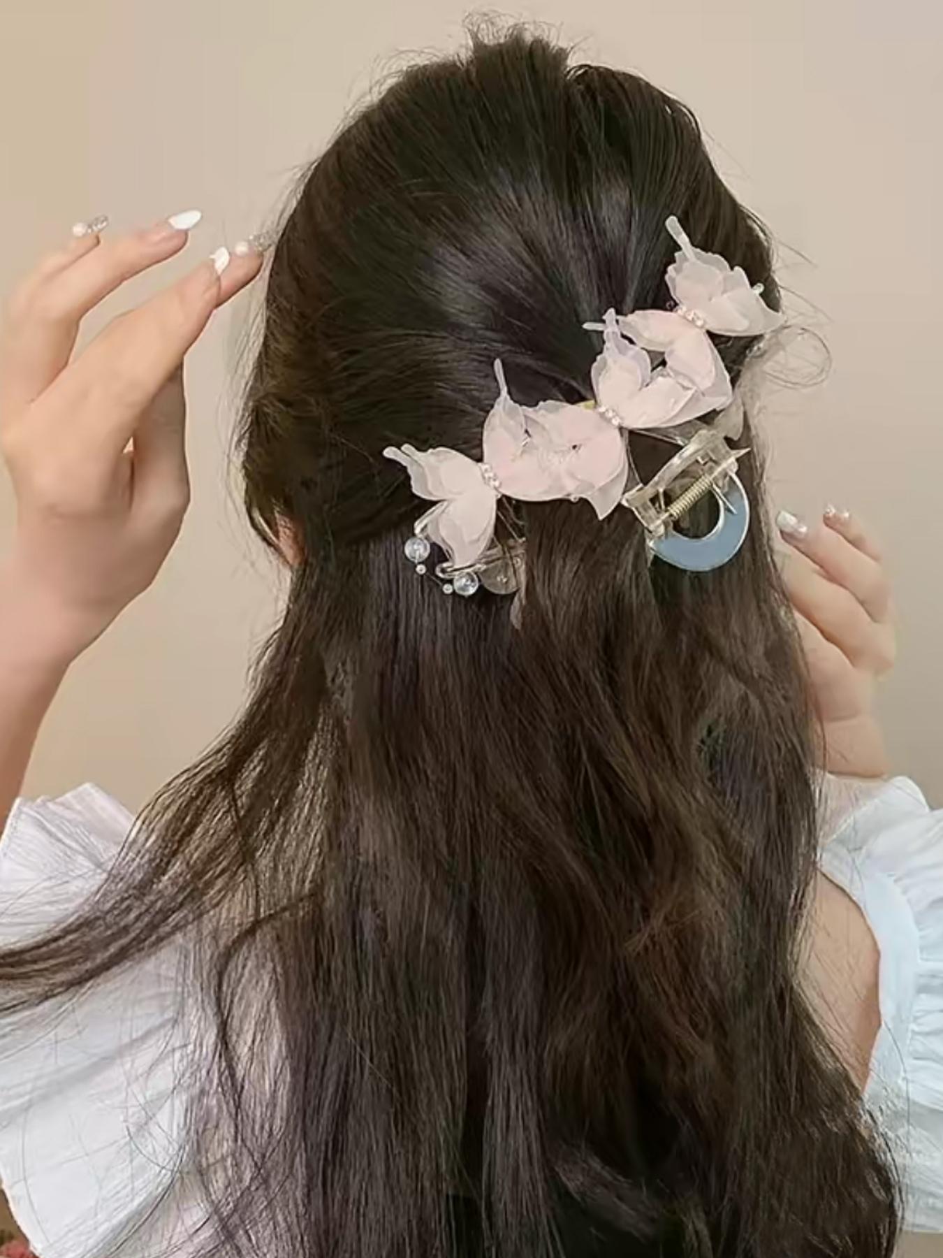 A fashionable and elegant butterfly pattern hair claw headband, suitable for daily wear, vacation and dating occasions, and also a surprising and exquisite small gift.