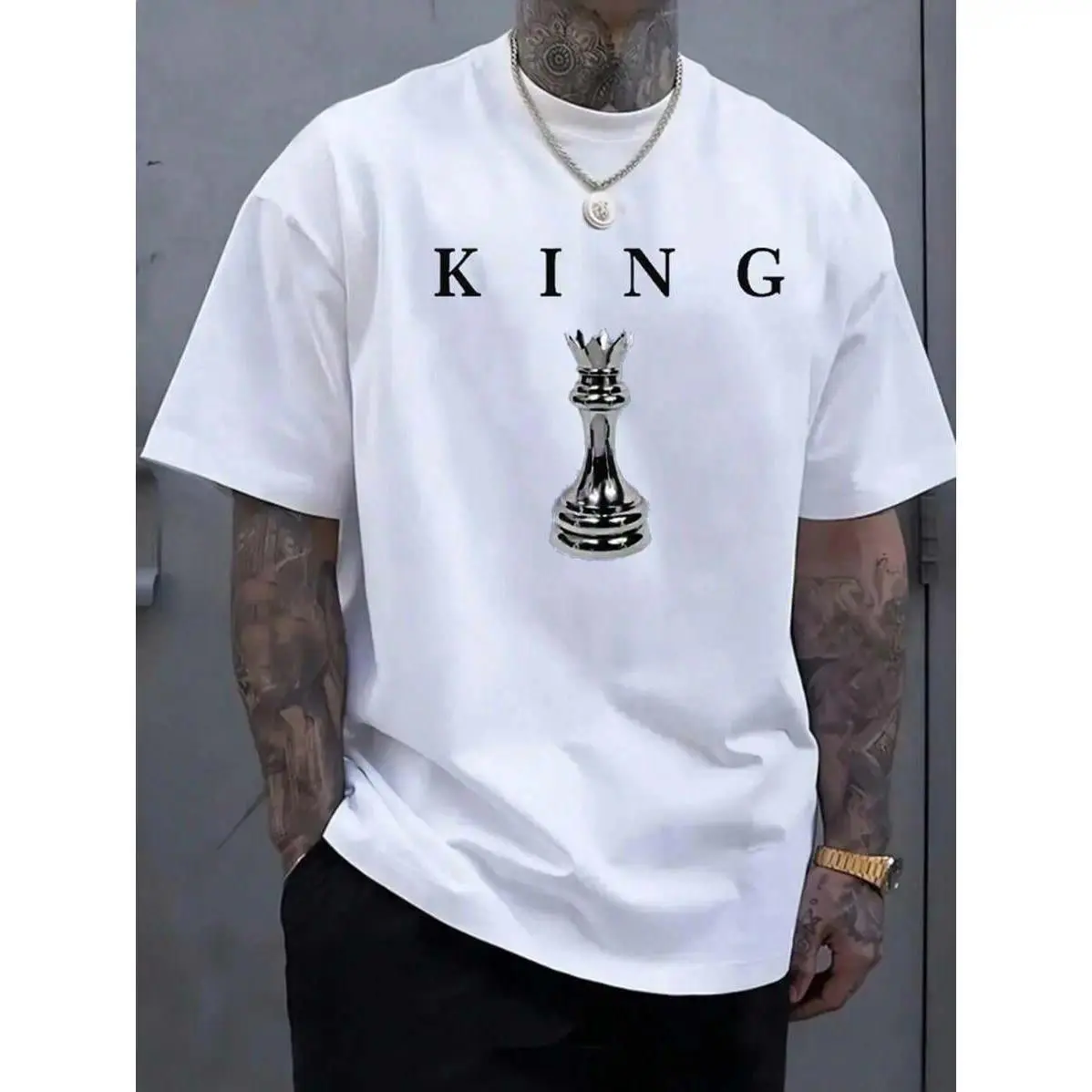 Menswear Regular Short-Sleeve Chess King Graphic T-Shirt - Soft Casual Wear Minimalist Crown Print Cotton Unisex Luxury Streetwear Top