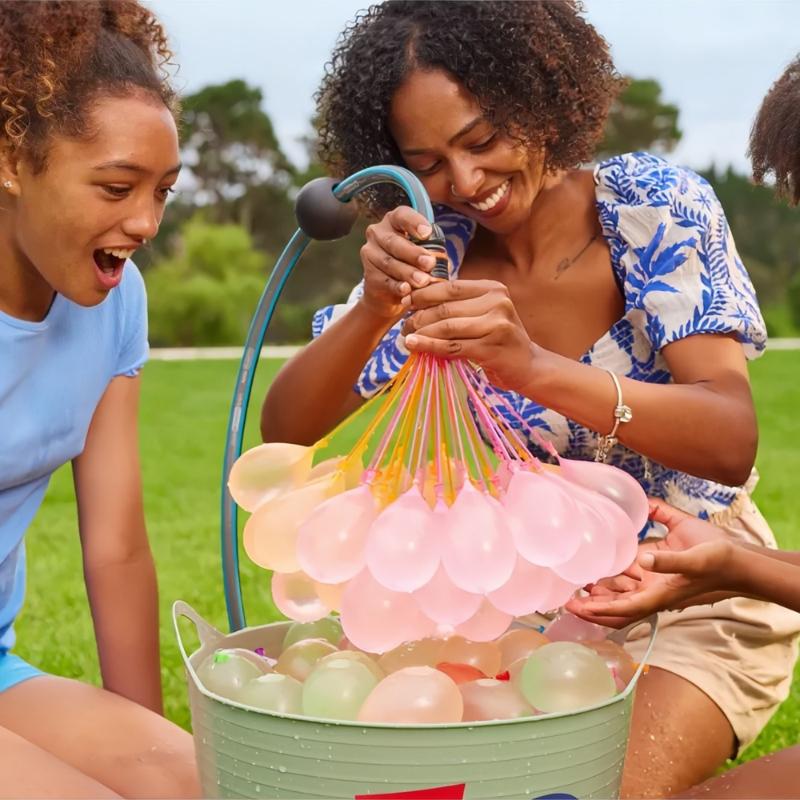1 set / 2 sets / 3 sets of quick-fill balloons. Suitable for use as small gifts and atmosphere props at pool parties. Applicable to all kinds of parties. Easy and quick to fill.