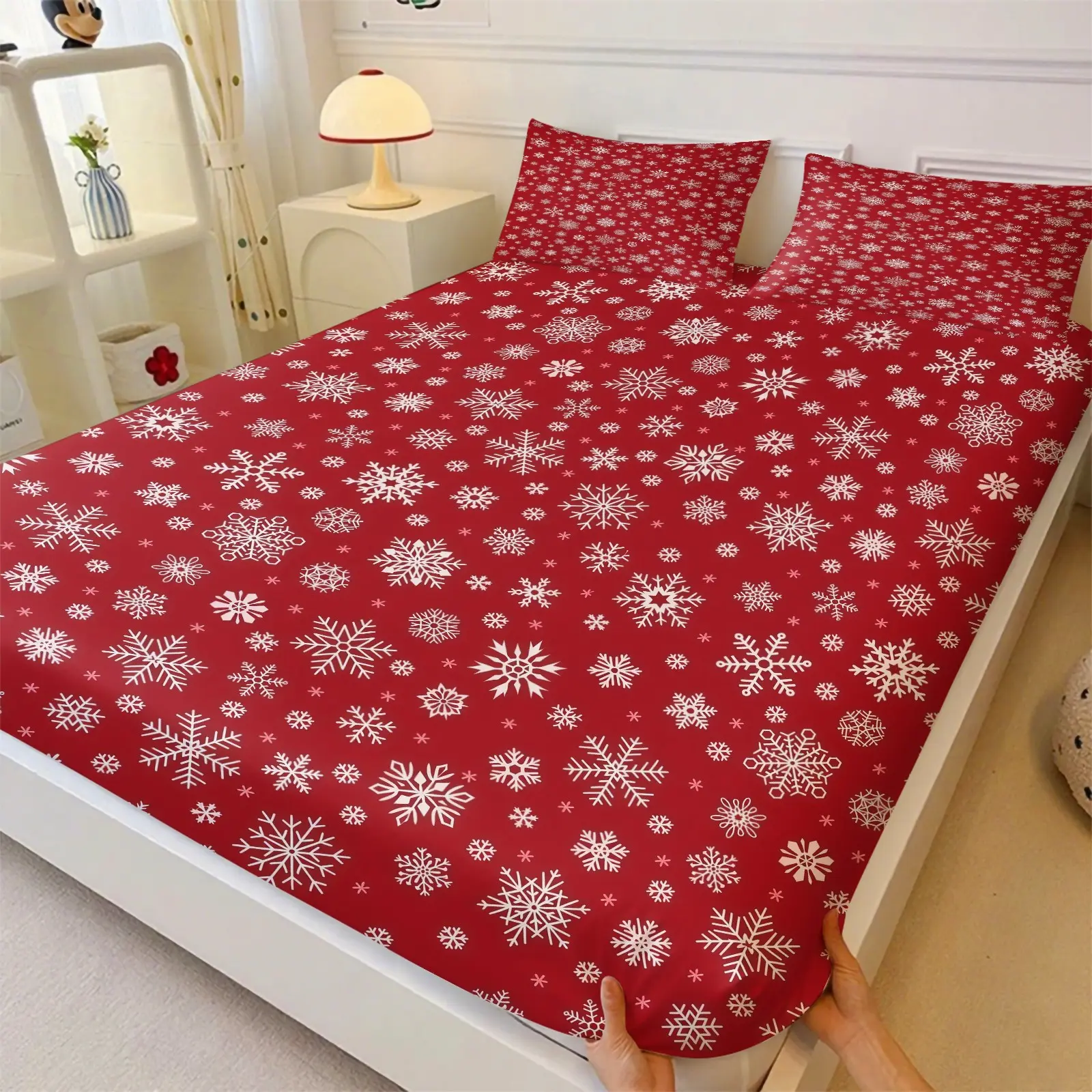 Christmas Themed Fitted Sheet with Snowflake Pattern, Anti-slip, Dustproof & Soft Bedding for Bedroom & Dorm, Ideal Housewarming & Christmas Gift. Includes 1 Fitted Sheet and 2 Pillowcases, Pillow Inserts NOT INCLUDED