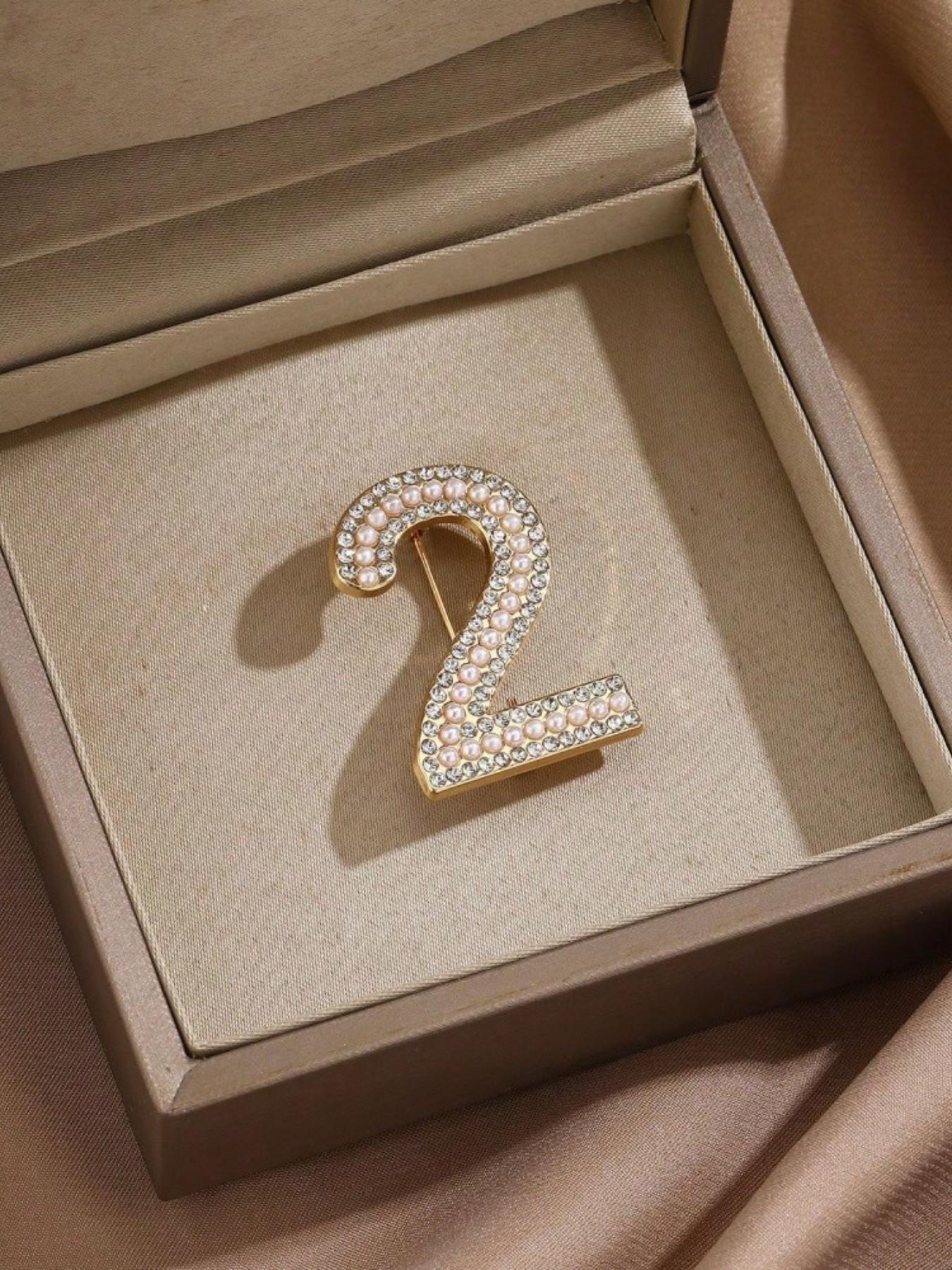 Creative Niche Pearl & Rhinestone Digit Brooch, Alloy Material, Versatile Suit Accessory, Shirt Lapel Flower Pin, Daily Wear & Gift Idea