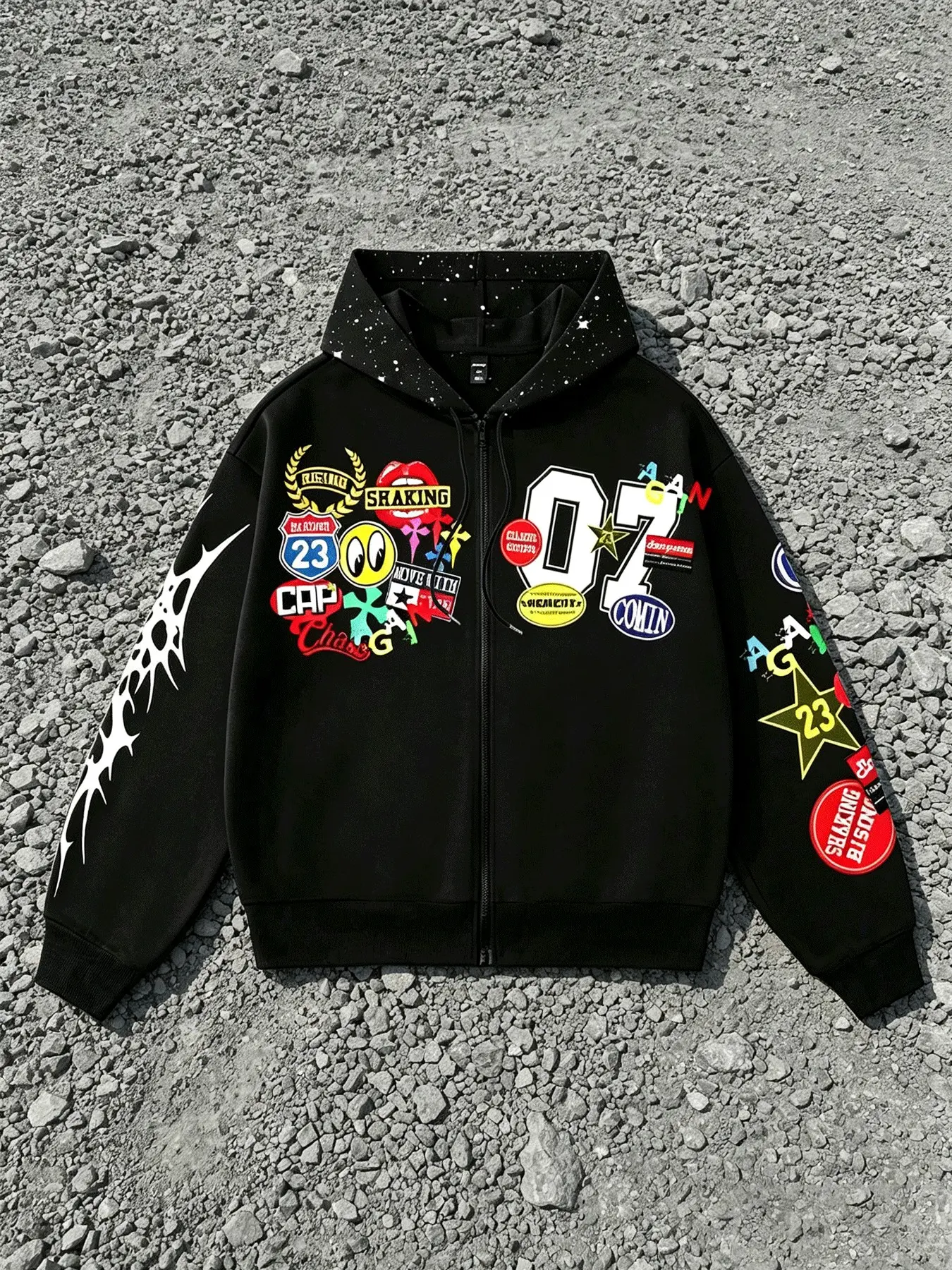 Y2K Men Black Zip Up Hoodie Colorful Patch Stickers Number 07 Print, Splatter Star Lining & Thorn Sleeve Graphic Oversized Hip Hop Racing Casual Streetwear Jacket