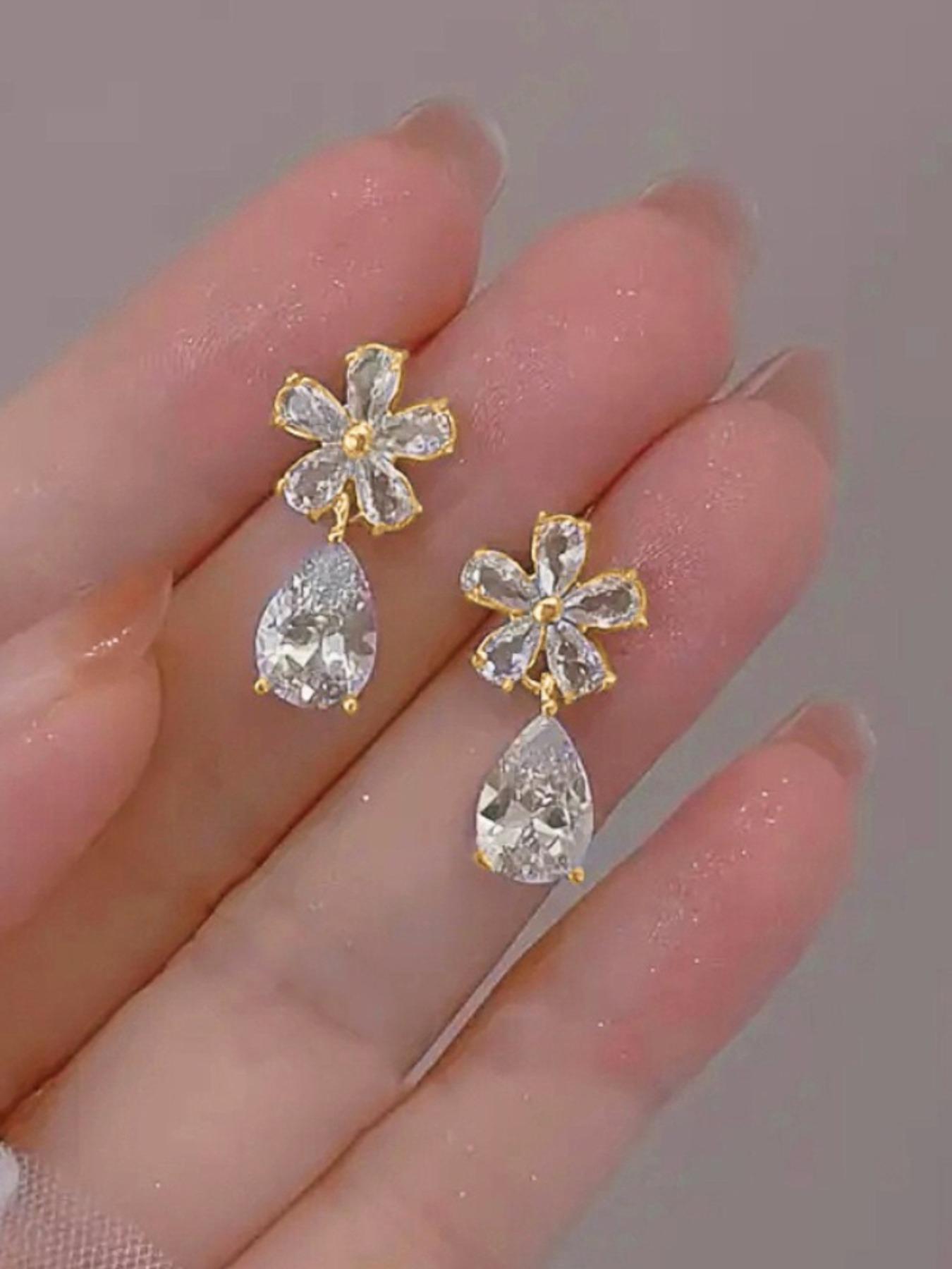Light luxury flower water drop earrings, feminine temperament, elegant design earrings, fashionable versatile and exquisite jewelry, suitable for daily wear, the first choice for gifts