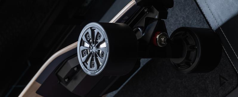 MEEPO V5 Electric Skateboard with Remote, Top Speed of 29 Mph, Smooth Braking, Easy Carry Handle Design, Suitable for Adults & Teens Beginners Mobgriptape Rubber Wheels skateboard skateboard skateboard