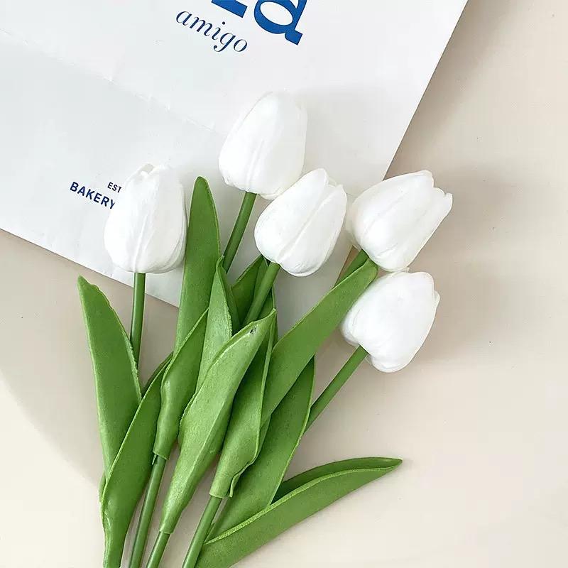 30pcs Realistic Tulip Flower Decorative Plastic Flowers, Touch-Realistic, Ideal for Wedding Bouquets, Home, Hotel, Party, Outdoor Events