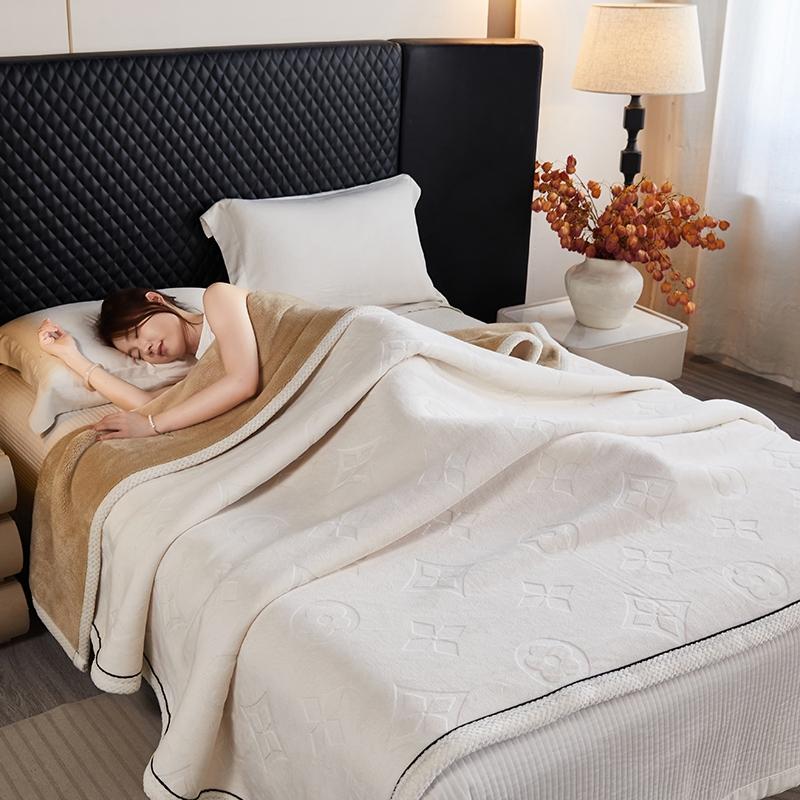 1pc Milk Wool Embroidered Arctic Velvet Blanket, Dual Layer Thick Composite, Warm Comfortable, Suitable for Sofa and Bed