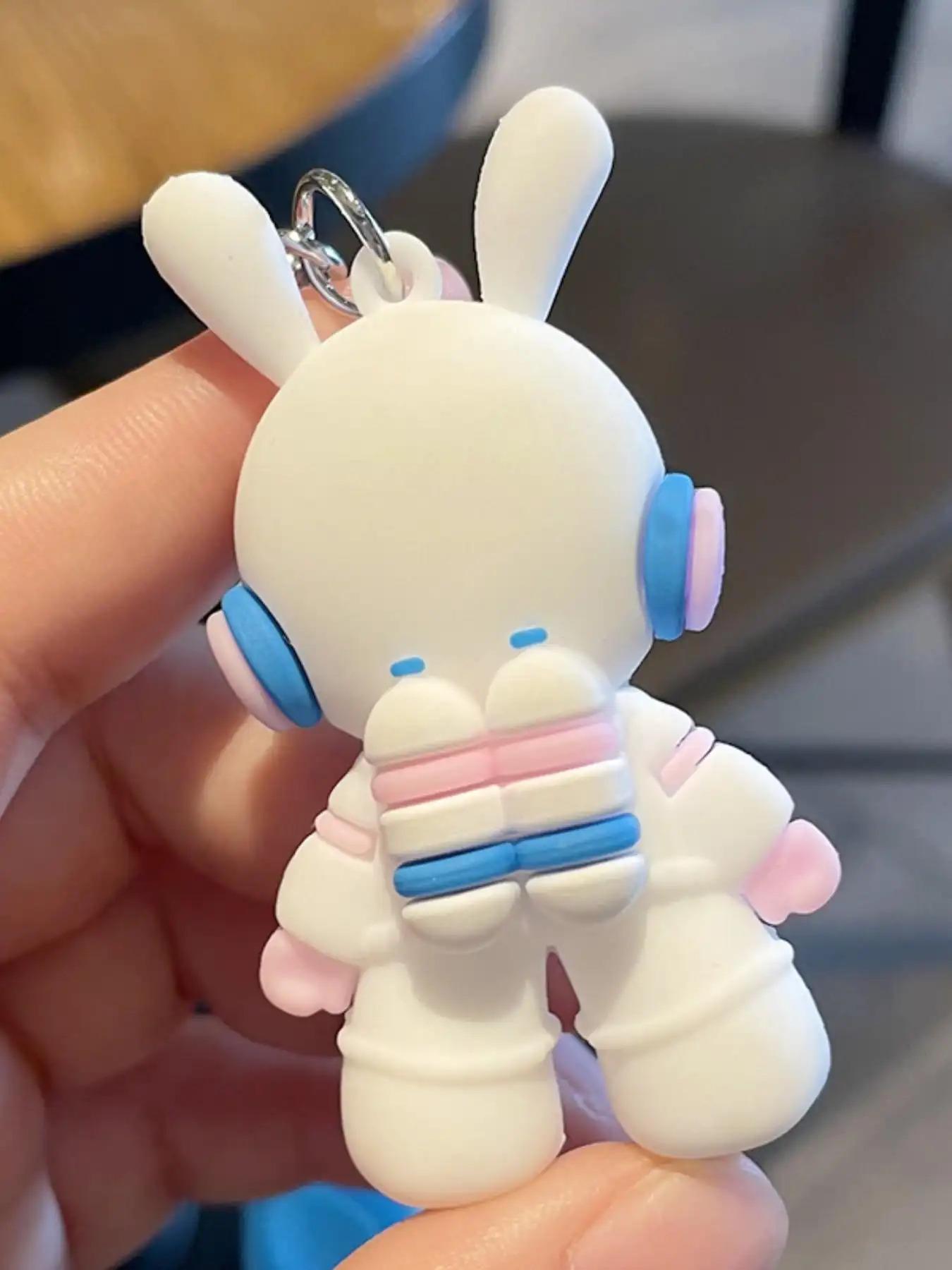 Space Rabbit Keychain, suitable for kids and students, cute bag pendant gifts. Perfect for school seasons, festival gifts and birthday presents. Ideal for Christmas, Halloween, summer, winter, Valentine's Day and New Year. It is a must-have festival gift,