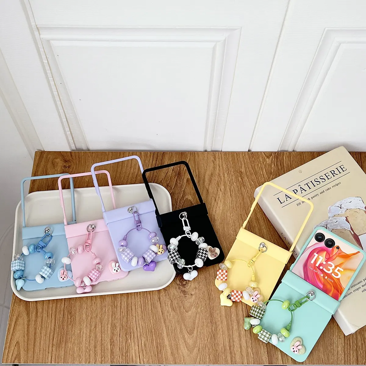 Candy-colored phone case with hinge protection, equipped with a wristband. The hard PC back panel protects the phone case. Suitable for Motorola Razr 2024, Razr 2025, Razr 50, Razr 60, Razr 50 Ultra, Razr 60 Ultra
