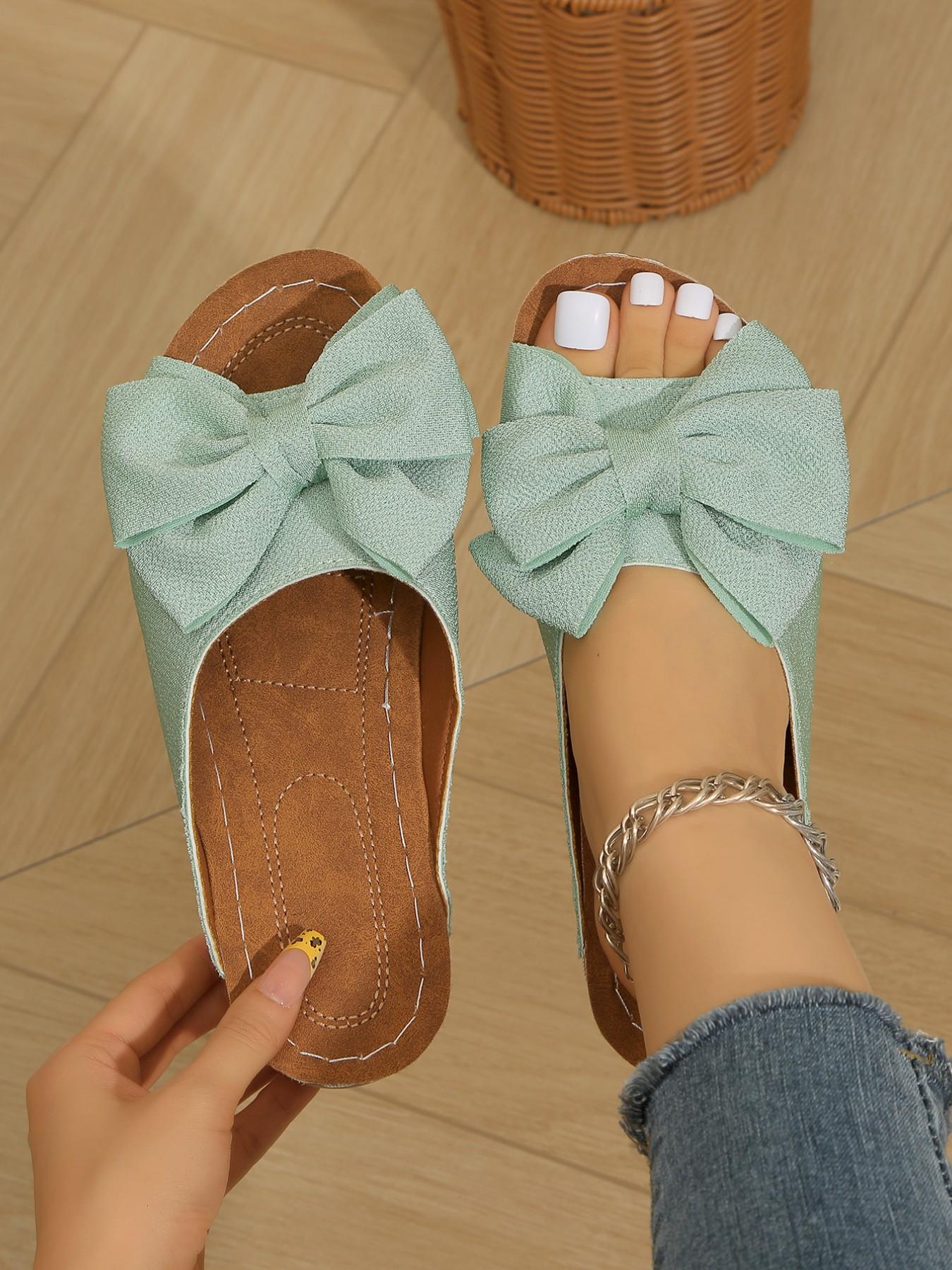 Women's new comfortable and soft casual slip-on sandals, with a soft wedge and flexible sole, essential minimalist sandals for everyday wear, perfect for school, work, and commuting, fashionable and trendy walking sandals.