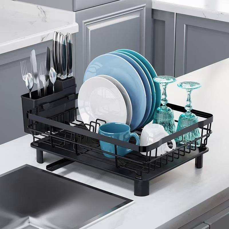 Household kitchen dish rack, quick drainage at the sink drip position, non-slip feet for enhanced stability, equipped with utensil holder and knife clip, classified storage for bowls and plates