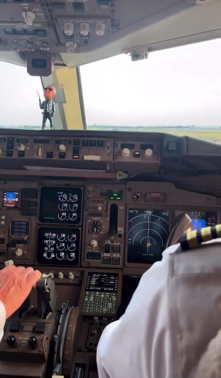 Donald Trump Collectibles - Proud Patriot Trumpinator: Donald Trump's 2024 Shaking Head Movement, Dedicated to Trump Supporters and Patriotic Americans | Ranked First Trump Gift