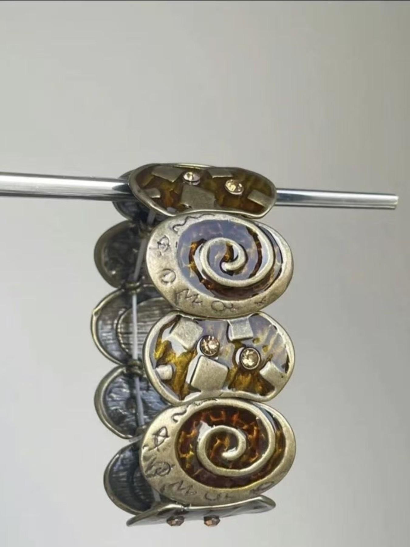 Vintage Metal Enamel Button Bracelet, Baroque Style, Bohemian Design, Perfect Gift, Daily Accessory, Party, Festival