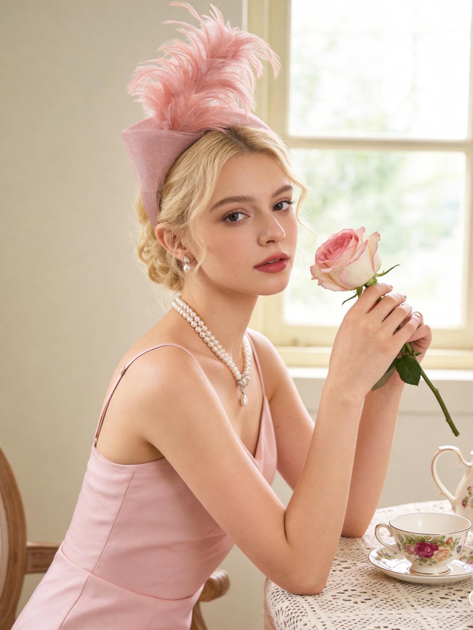 Feather Fascinators Headband Women's Tea Party Hat for Kentucky Derby, Cocktail, Wedding, Fancy Dress Party for Evening Wear and Special Occasion Vintage Looks Brooch Sweet and Cute Women's Hair Accessories ﻿