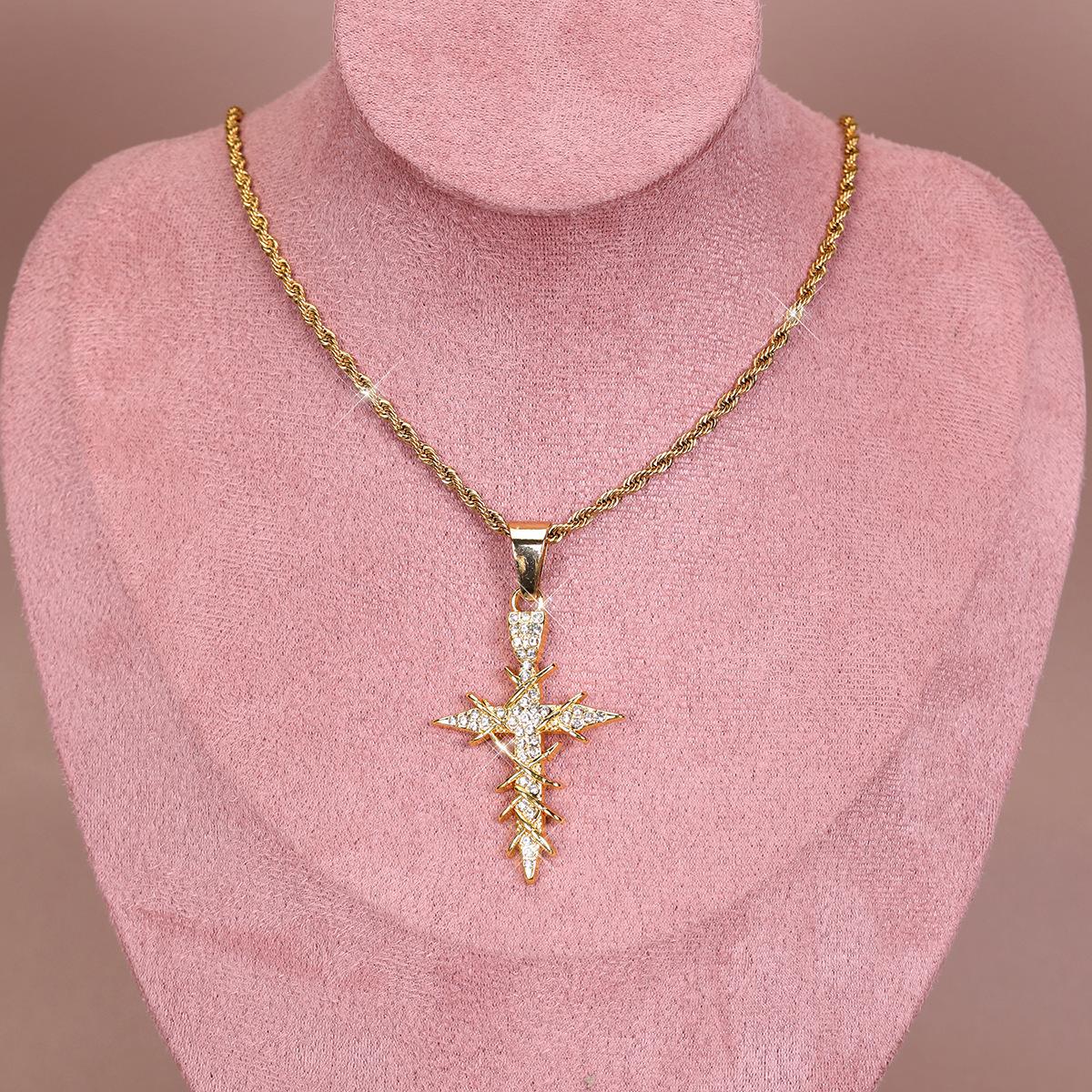 Popular hip-hop style dynamic and sparkling cross pendant necklace with twisted chain, simple alloy design
