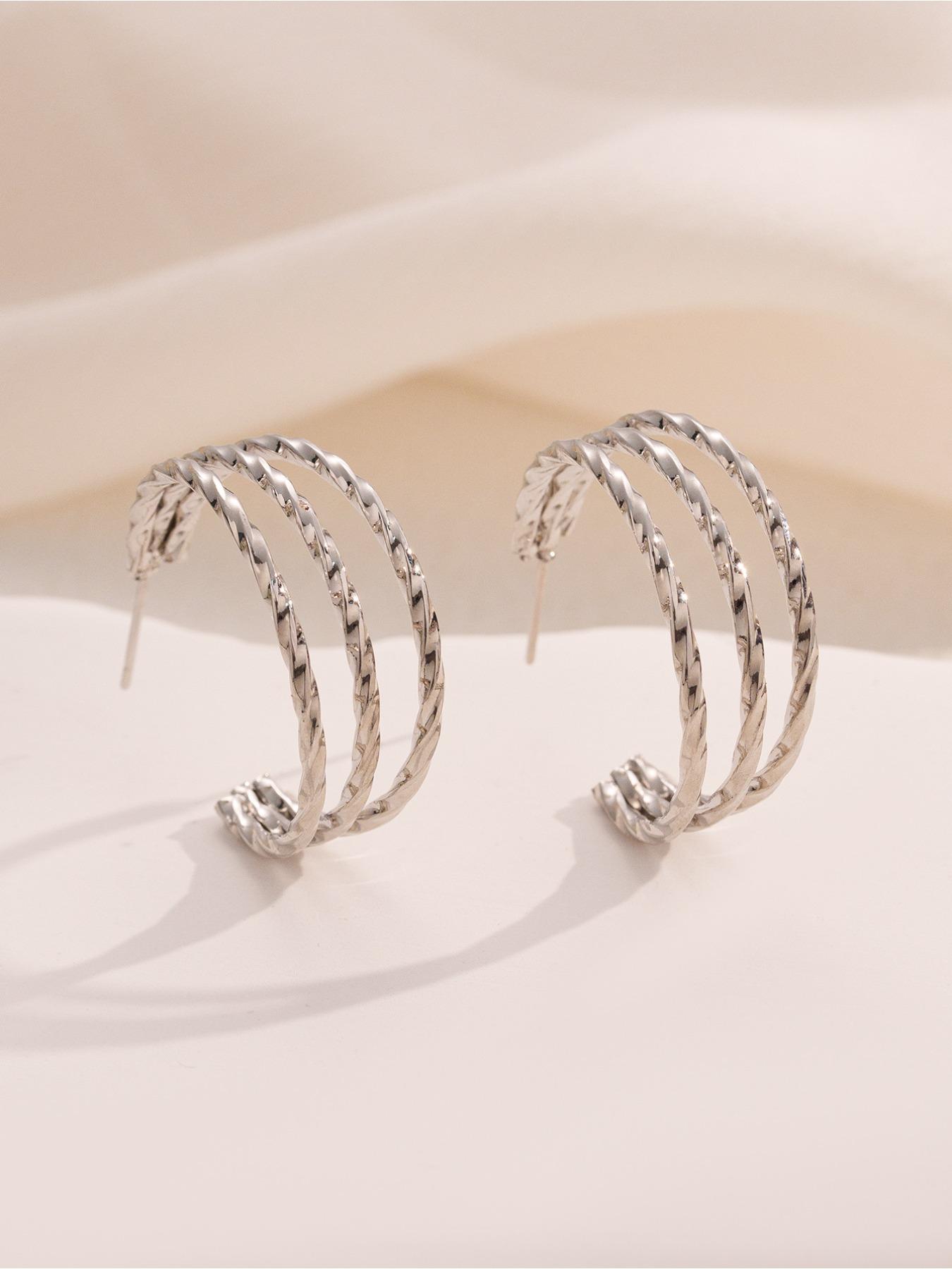 1 Pair of Fashionable Metal Multi-layer Fried Dough Twists C-shaped Earrings Women's Earrings Simple, Elegant, Casual, Everyday, Versatile Earrings