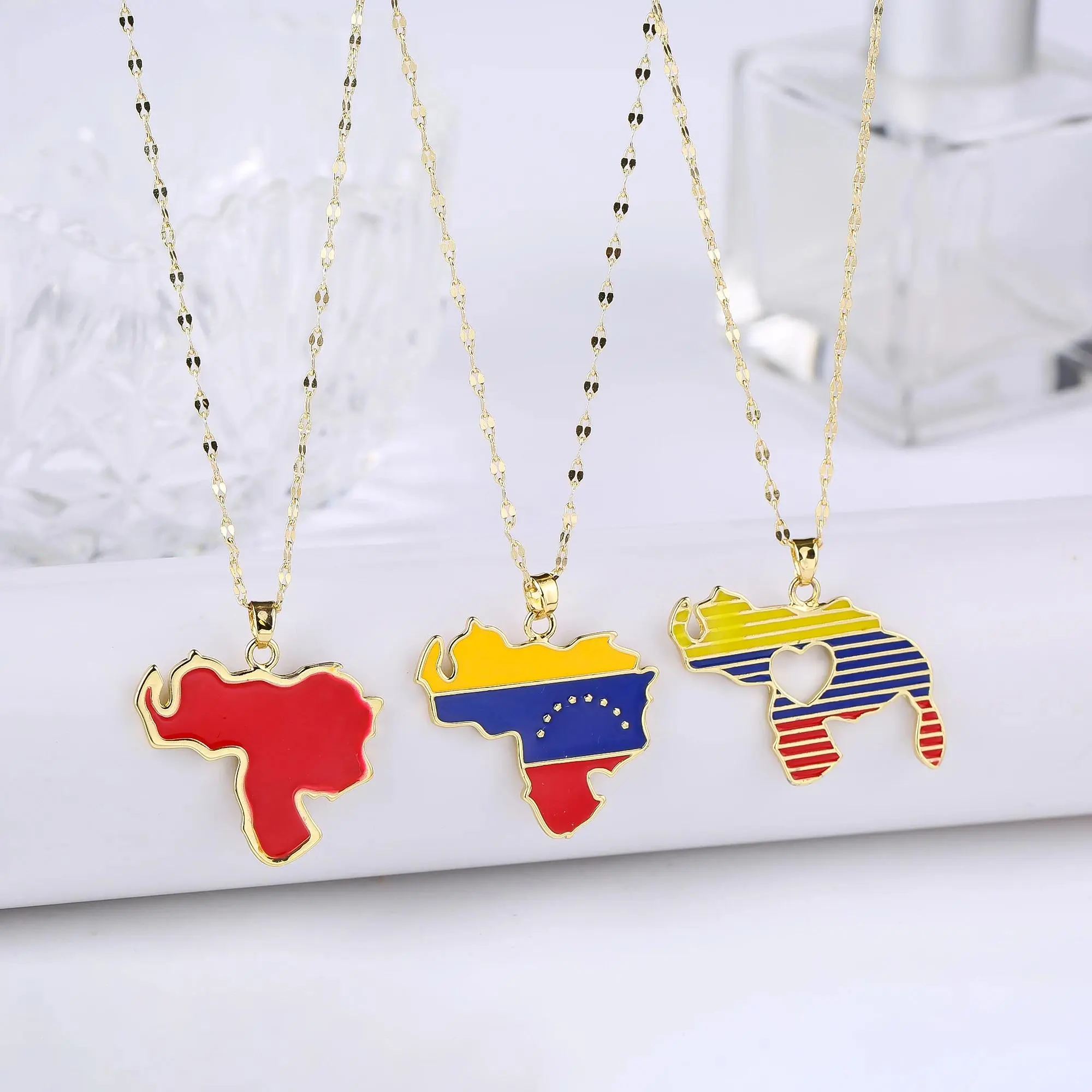 New Classic Venezuela Dominica Mexico Map Flag Pendant Necklace For Men Women Party Festival Ethnic Gold Color Jewelry Gift