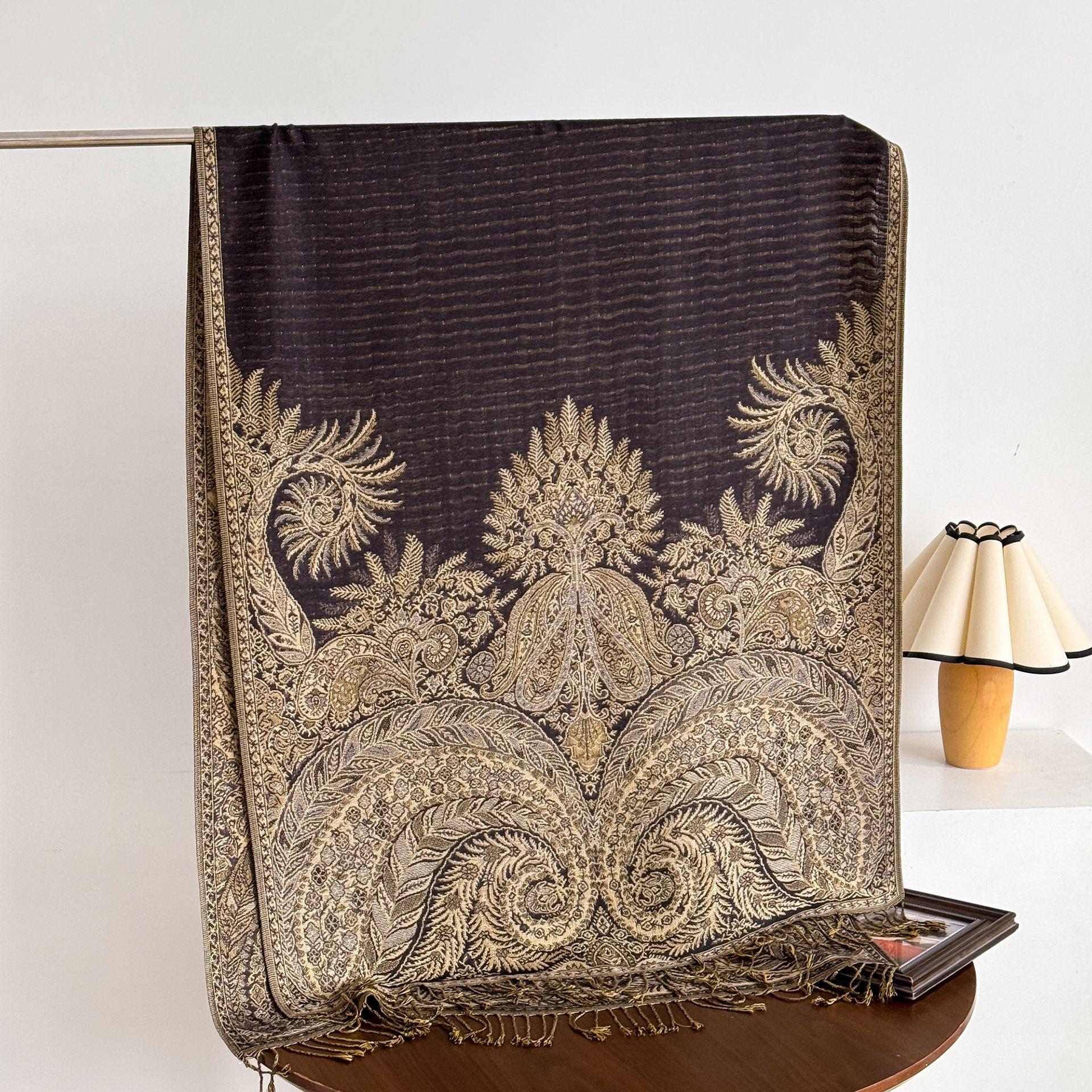 Ethnic style fringe shawl for women, creative palace-patterned scarf for warmth in air-conditioned office.
