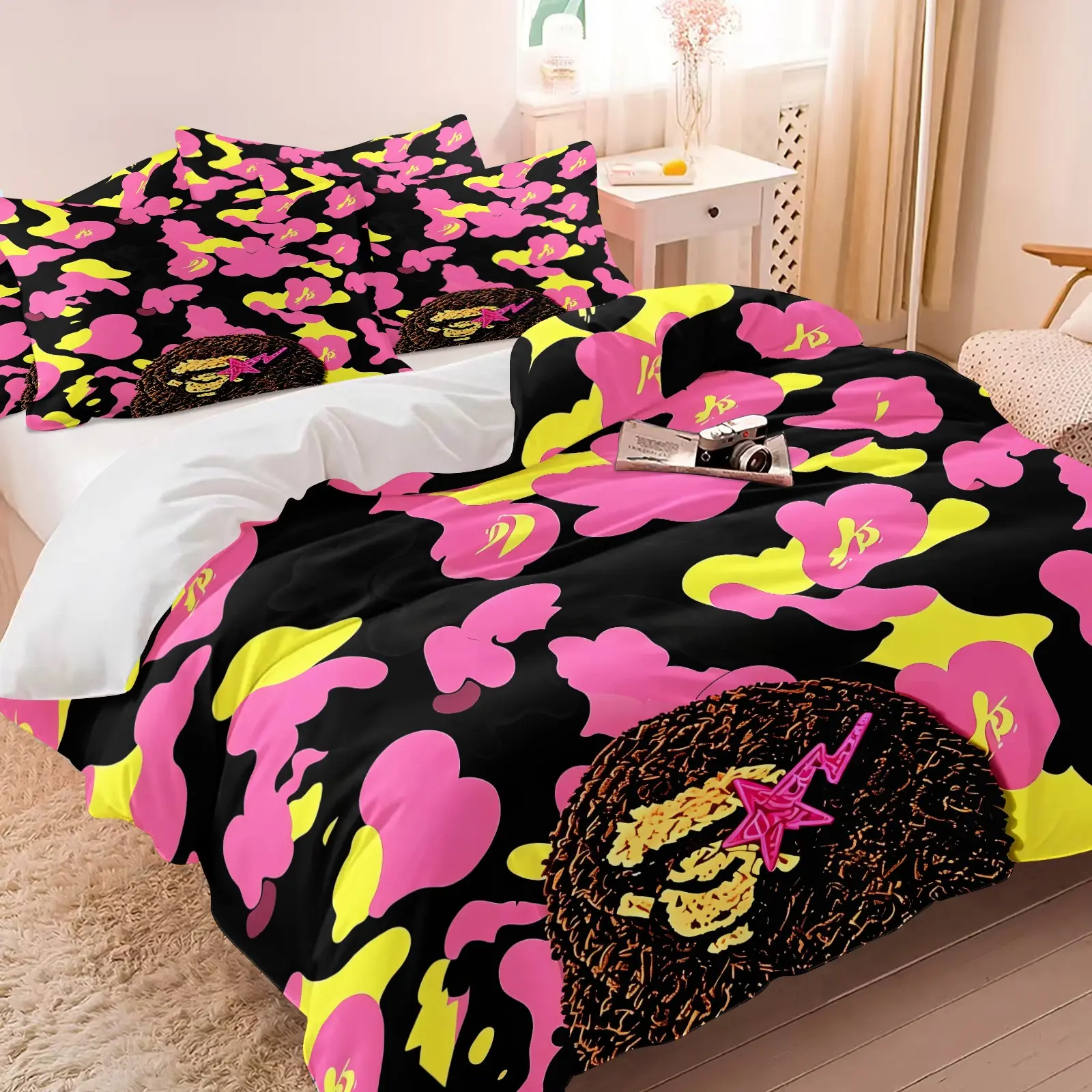 Streetwear Style Pink Yellow Monkey Camo Duvet Cover Set, 1 Duvet Cover + 1‑2 Pillowcases, Y2K Ape Head Camouflage Bedding Set, Soft Microfiber All Season, Hip‑Hop Street‑Style Bedroom Decoration, Gift for Streetwear Enthusiast