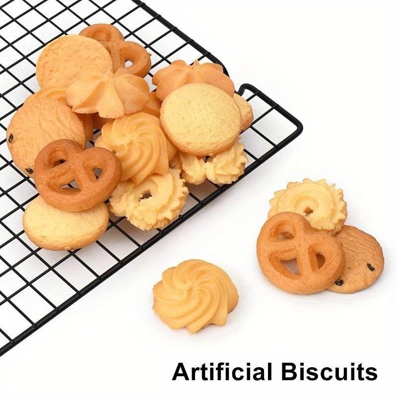 12pcs Random Cookie Shape Hanging Decorations, Resin Material, Home Kitchen Decoration, Photography Props, DIY Phone Case, Refrigerator Magnet, Christmas Theme