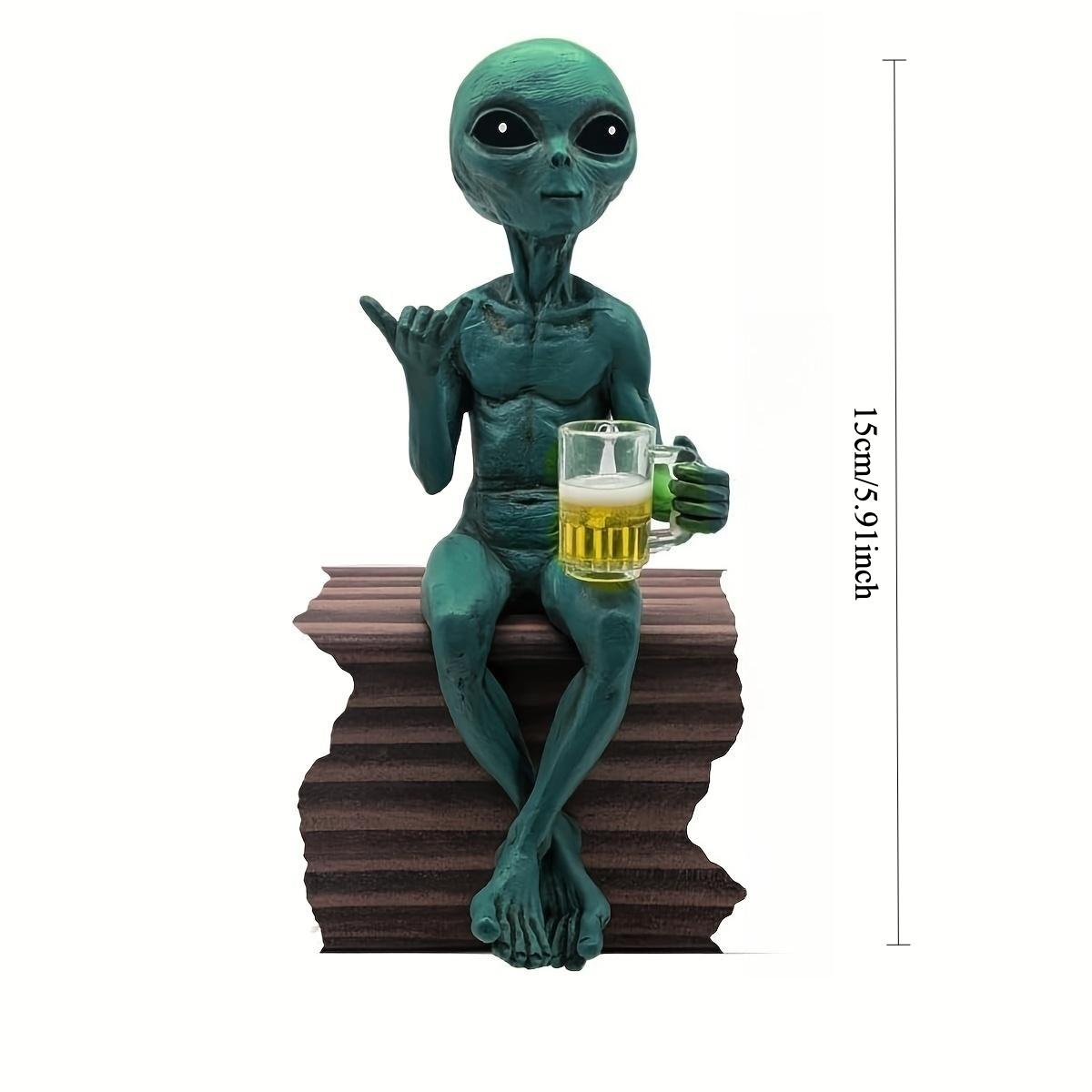 Alien Design Beer Drinking Statue, 1 Box Fun & Humorous Outer Space Decor, Alien Figurine with Beer Mug, Ideal Gift for Sci-Fi Fans, Ornaments, Decoration, Shelf #GLOBAL PICKS