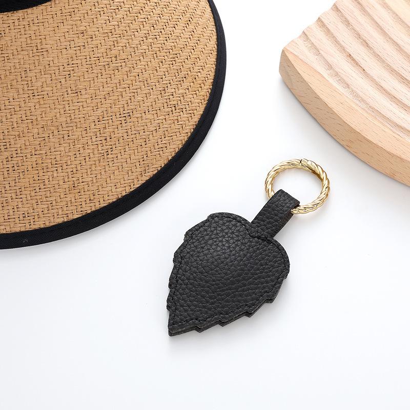 Magnetic Hat Clip Portable Travel Hat Holder, Anti-Loss Sun Hat Hook, Backpack Strap Attachment, Essential Gear for Hikers & Adventurers