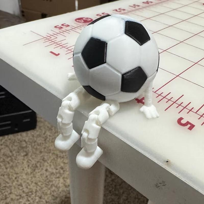 1pc   3D Printed Ornaments, Soccer Desk Decor, Soccer Ball Buddy, Fun Soccer Gift, Sports Gift,  Perfect for Fans