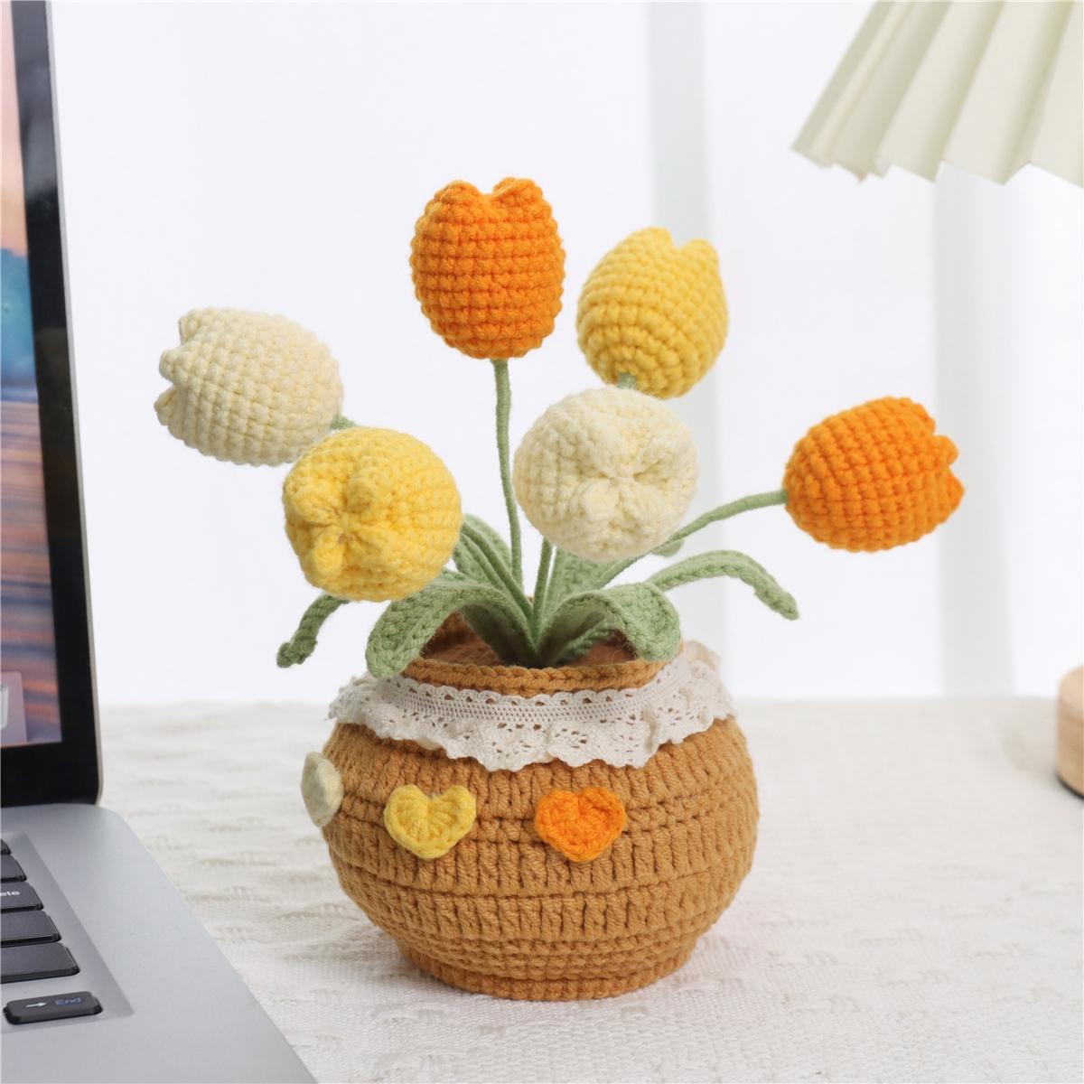 Room Decor Indoor Plants Handmade Crochet Tulip Potted Plant, 1 Count Knitting Tulip Potted Plant, Christmas 2024 Ornament, Tulips Artificial Crochet Bouquet Desktop Decoration for Home Office, Gift for Friend & Family, Flowers, Interior