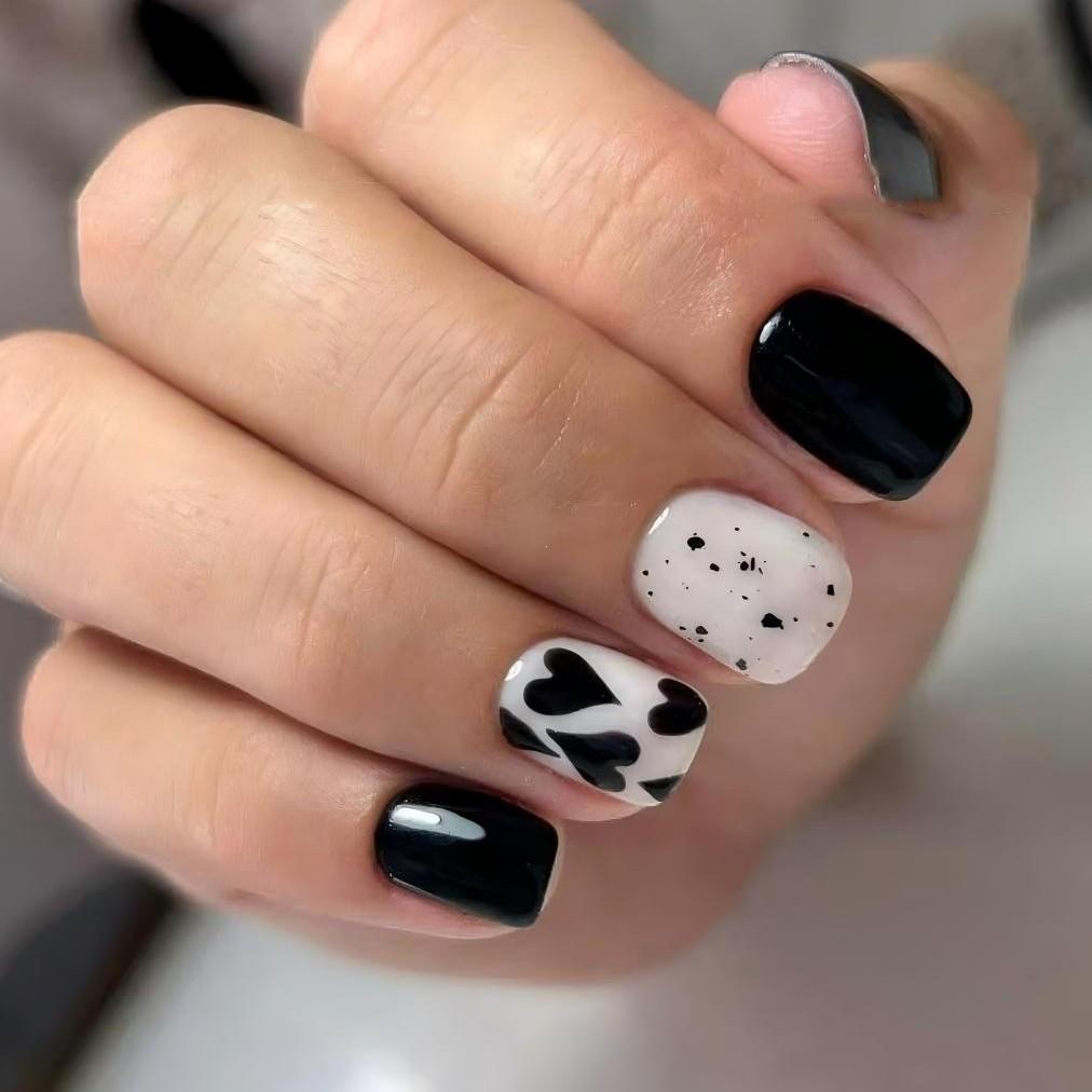 24pcs Short Square Nails, Classic Polka Dot Heart Design, Detachable Nail Art, European Style, Trendy Manicure Set