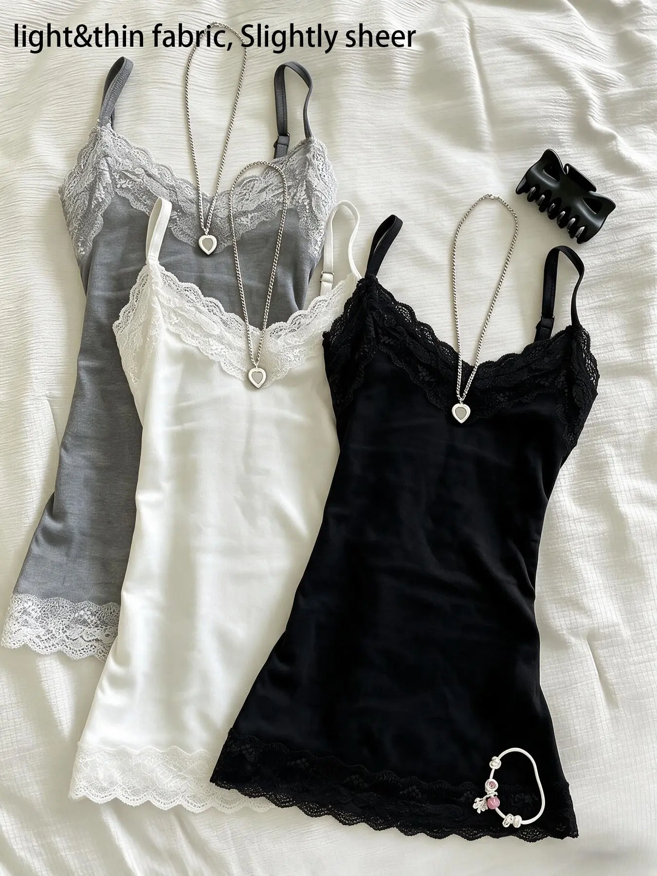 【Black Friday】3-Pack Women's Fashion Lace Trim Camisole Tank Tops, Pure Desire Slim-Fit, Y2K Street Style, All Seasons Wear, Batch 2025
