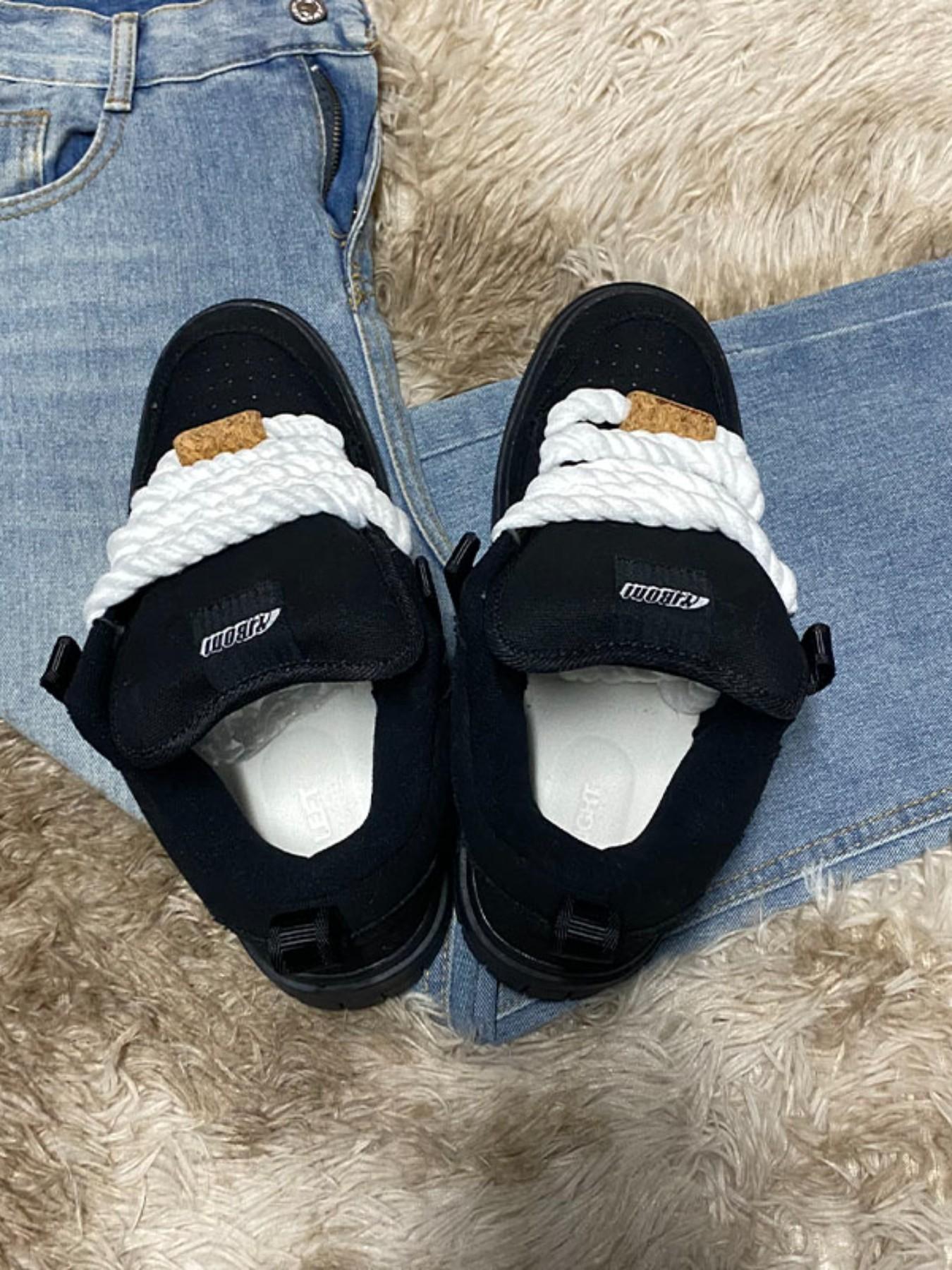 Low Top Versatile Large Size Floor Board Shoes, Fashion Wear-Resistant Thick Sole Athletic Sneakers for Men and Women, Casual All Season Shoes