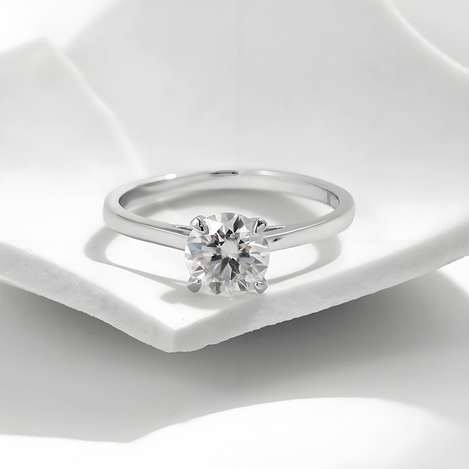 Delzzad S925 1-2ct Round VVS Synthetic Moissanite Solitaire Four-Prong Ring Band Engagement Wedding Ring Daily Costume Jewelry Accessories Anniversary Valentine's Day Gifts for Her Women Girls