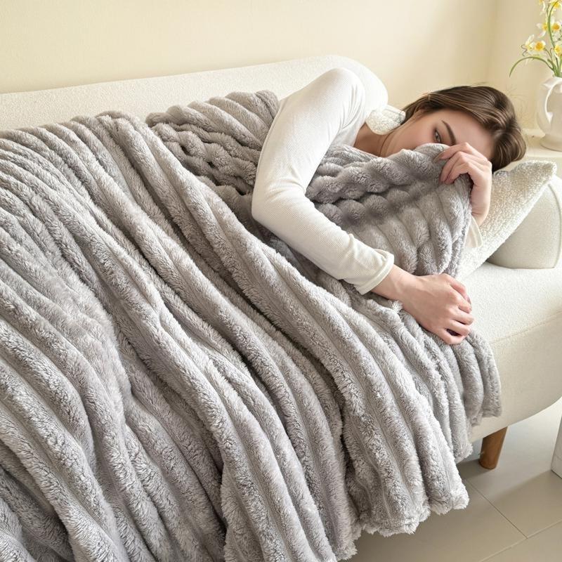 Solid Color Flannel Blanket, Soft Comfortable Throw Blanket, Soft Lightweight Blanket, Air-conditioned Room Blanket, Warm Nap Blanket for Home Office Travel,Christmas Gifts For GF