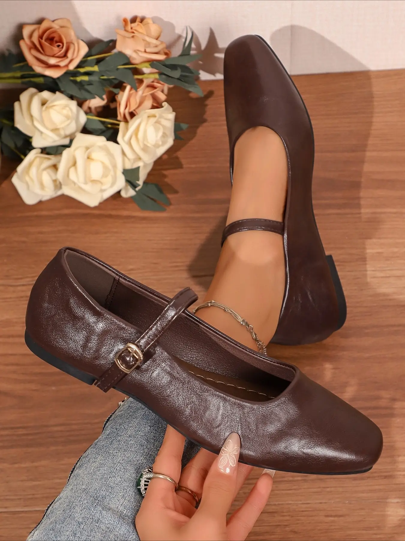 Square toe flat Mary Jane shoes with buckle strap. Retro textured upper, simple and versatile elegant flat leather shoes for women.