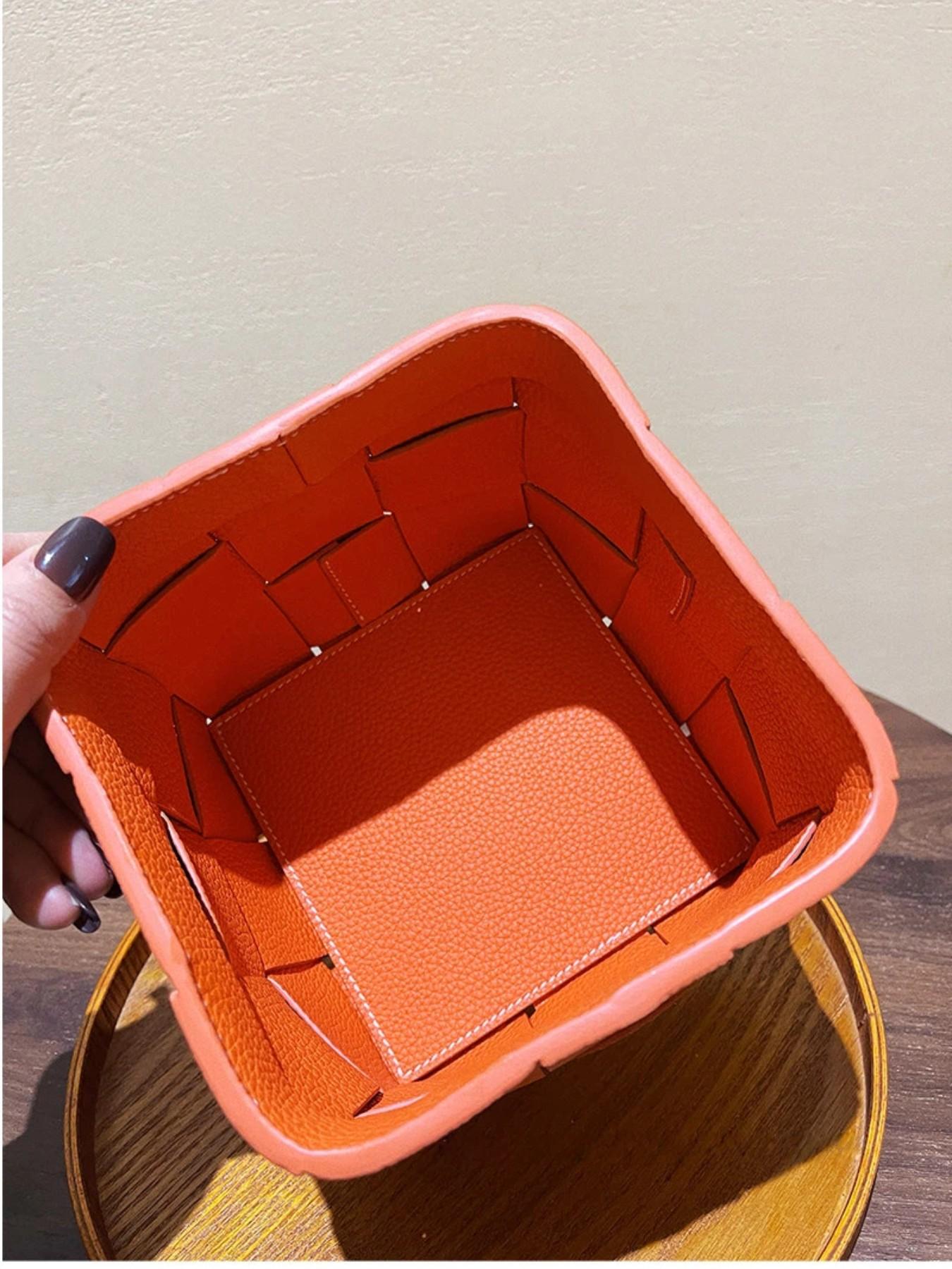 High-Quality top-grain leather Storage Basket, Elegant Makeup Brush Organizer, Perfect for Vanity & Bathroom, Essential for Beauty Bloggers
