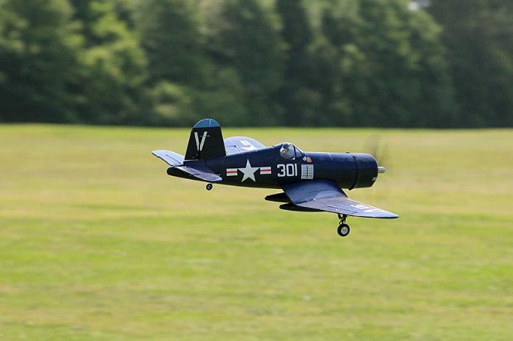 FMS 800mm F4U Corsair V2 PNP/RTF（RTF = plane, remote, battery battery charger，PNP = plane only）