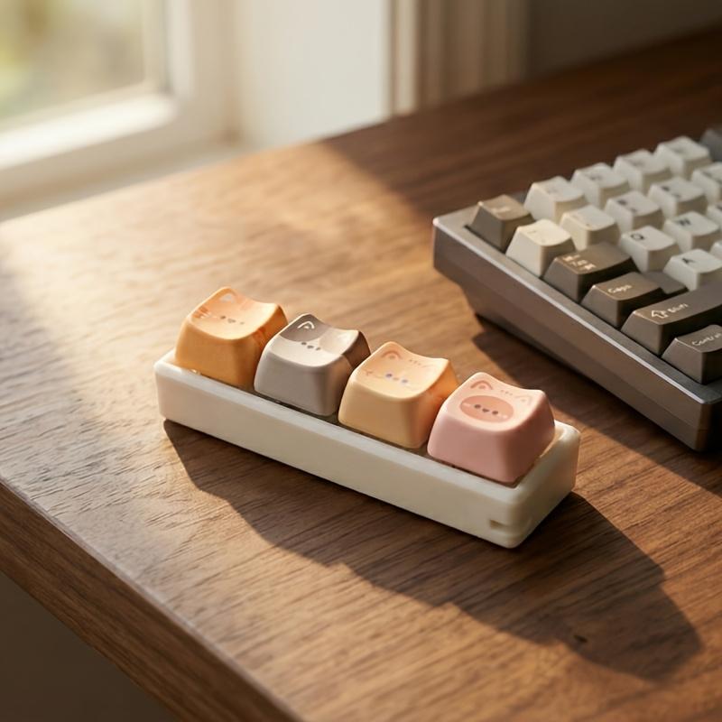 Cute Cat 4-in-1 Keyboard Button Keychain (Keycaps Random)