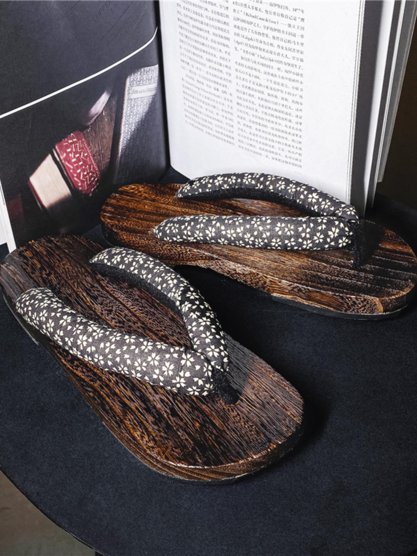 Japanese Wooden Sandals, Geta Sandals, Trendy Cosplay Footwear, Kimono-Compatible Split-Toe Slippers, Handmade Japanese Design, Perfect for Jk, Handcrafted Sandals