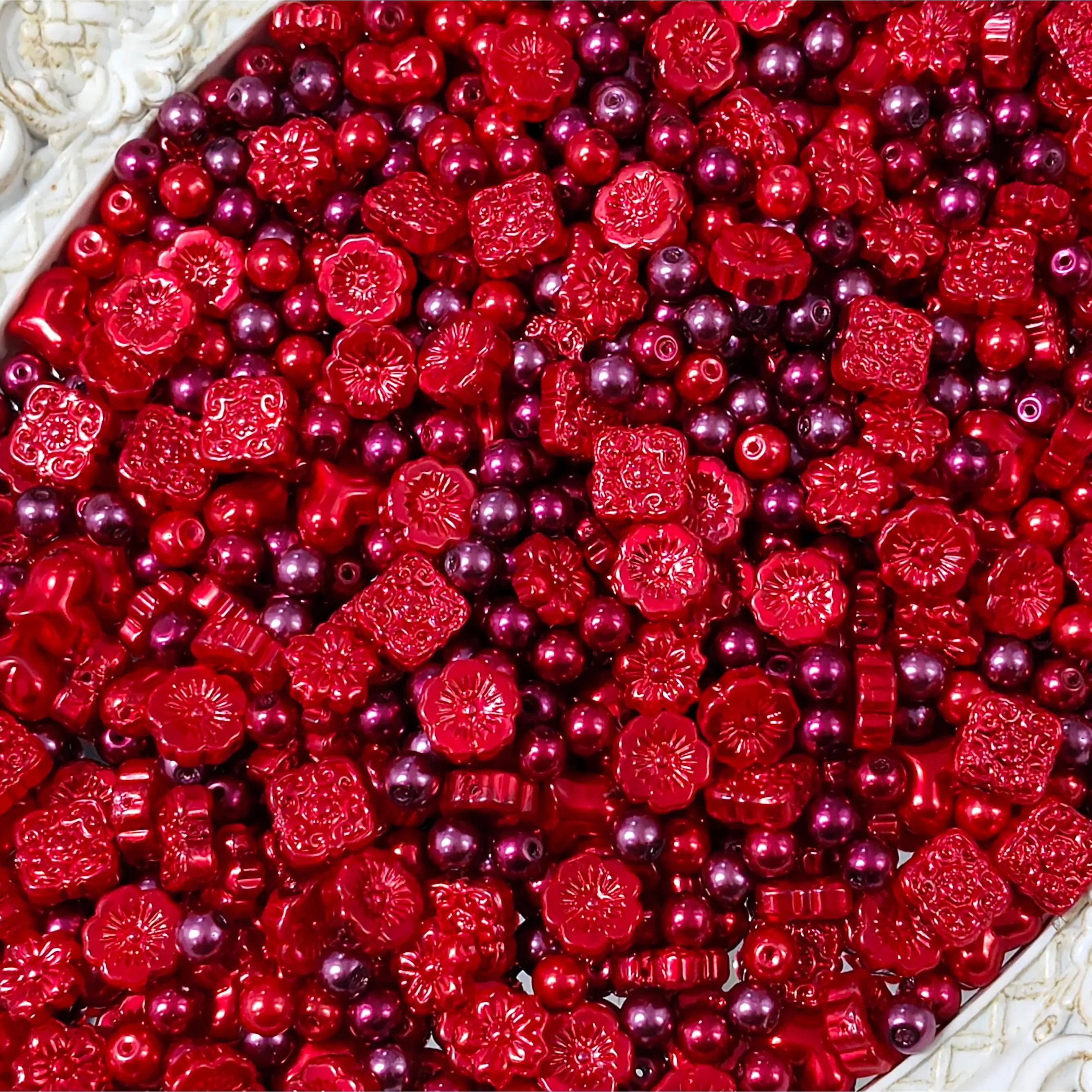 ✨【NEW】Ruby Crest | Imitation Pearl Glass Beads, Vintage Embossed Flower Heart Loose Beads for DIY Bracelet Necklace Jewelry Making