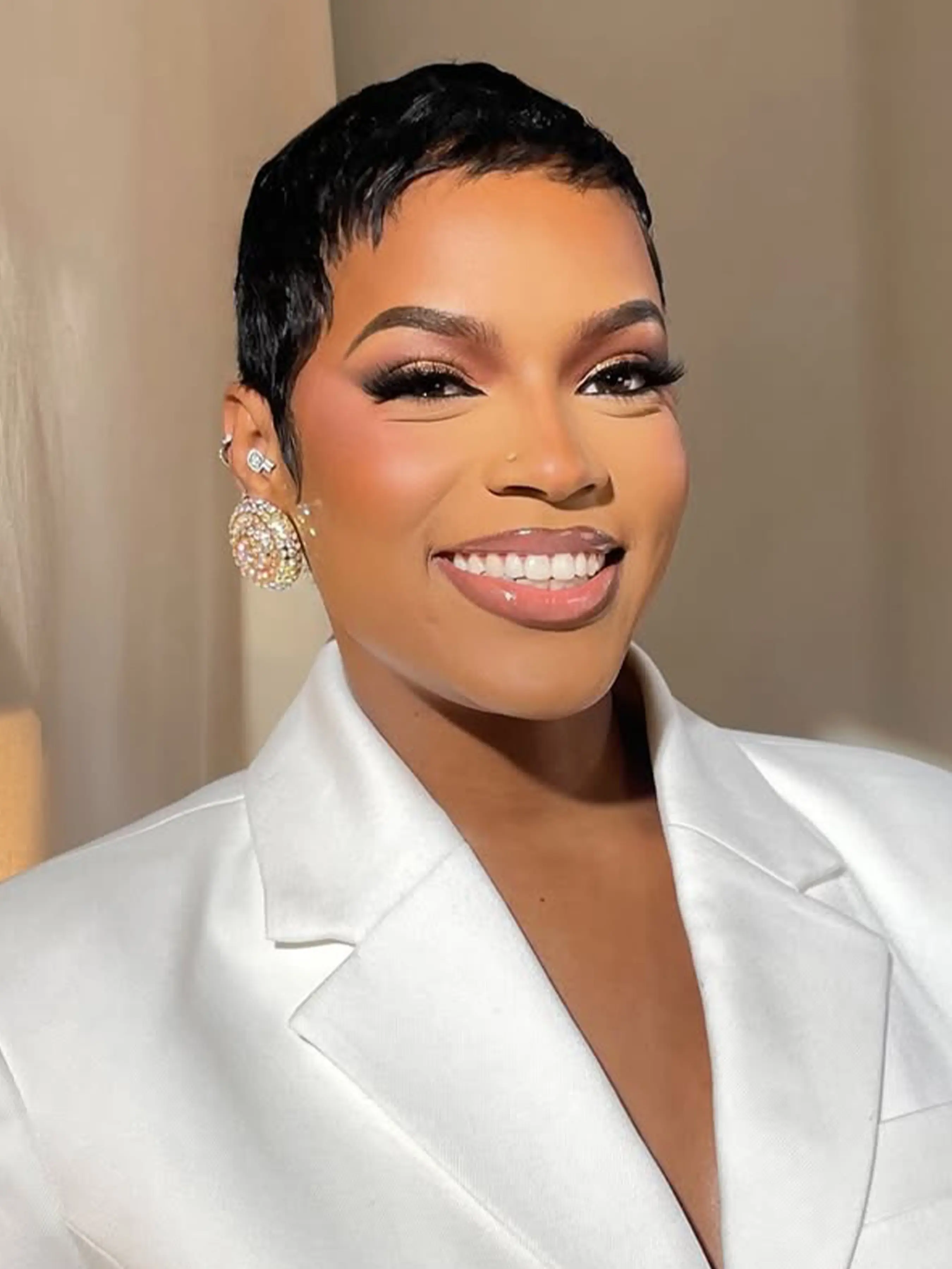 1 Pc Brazilian Real Human Hair Pixie Cut Wig with Short Bangs  Short Layered Pixie Wigs for Women Natural Look No Lace Front Elastic Net Cap 4-Inch Daily Use Cosplay & Parties Authentic Human Hair