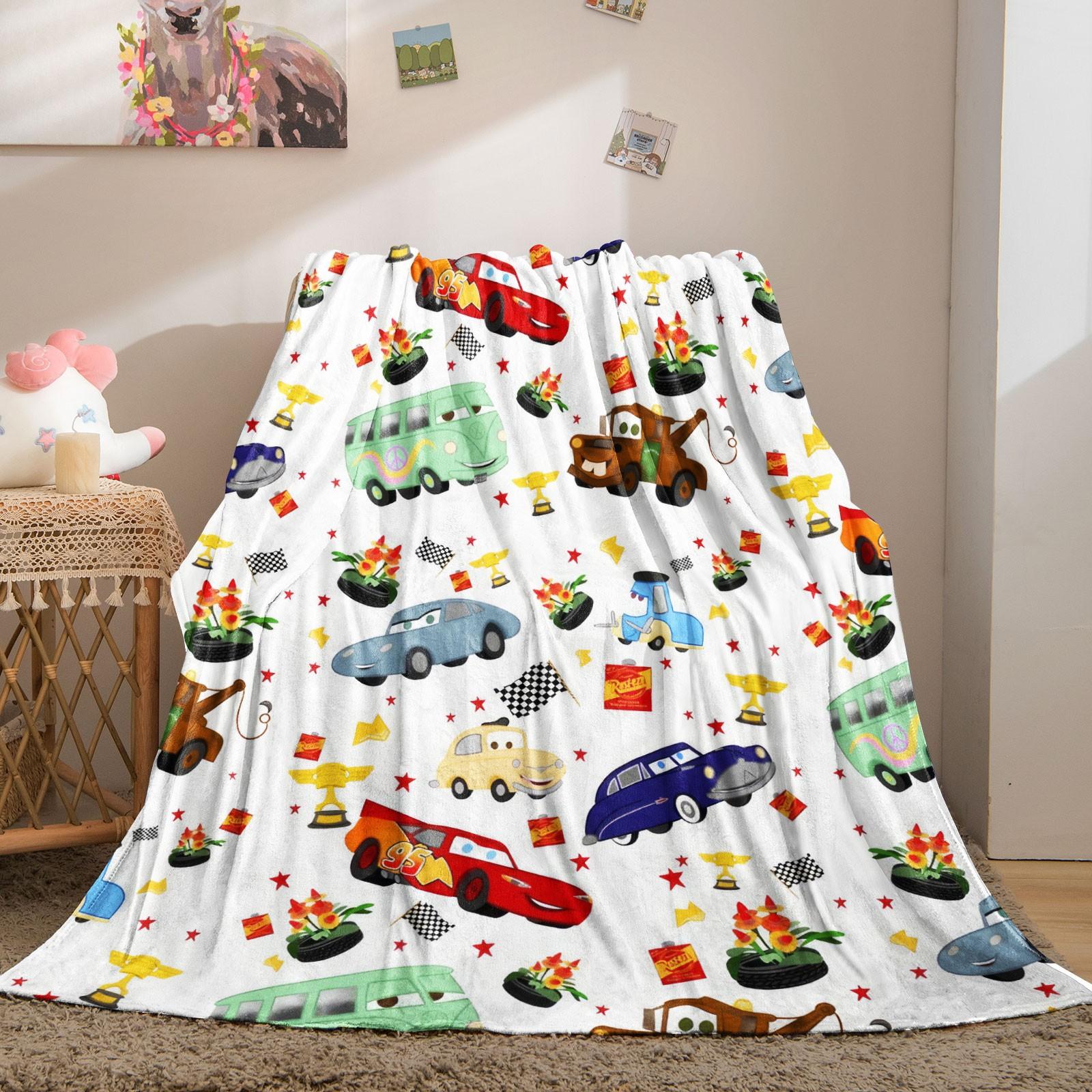 Cartoon Race Car Print Flannel Blanket, Fun Trophy & Checkered Flag Themed Throw Blanket, Cozy Soft Warm Blanket with Cute Vehicle Details, Ideal as a Playful Gift Blanket for Kids & Racing Fans