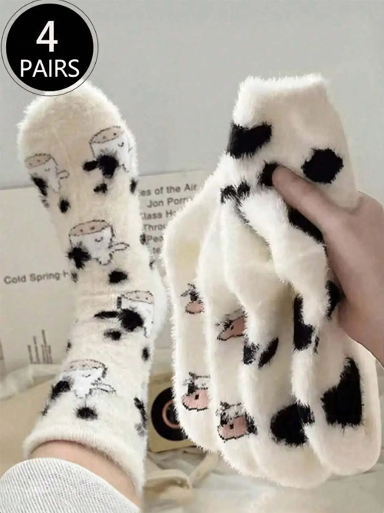 4 Pairs Cute Cow Pattern Plush Crew Socks, Thick Coral Fleece, Women's Slim Fit, Soft Comfortable, Ideal for Daily Wear, Christmas, Winter Home Warmth