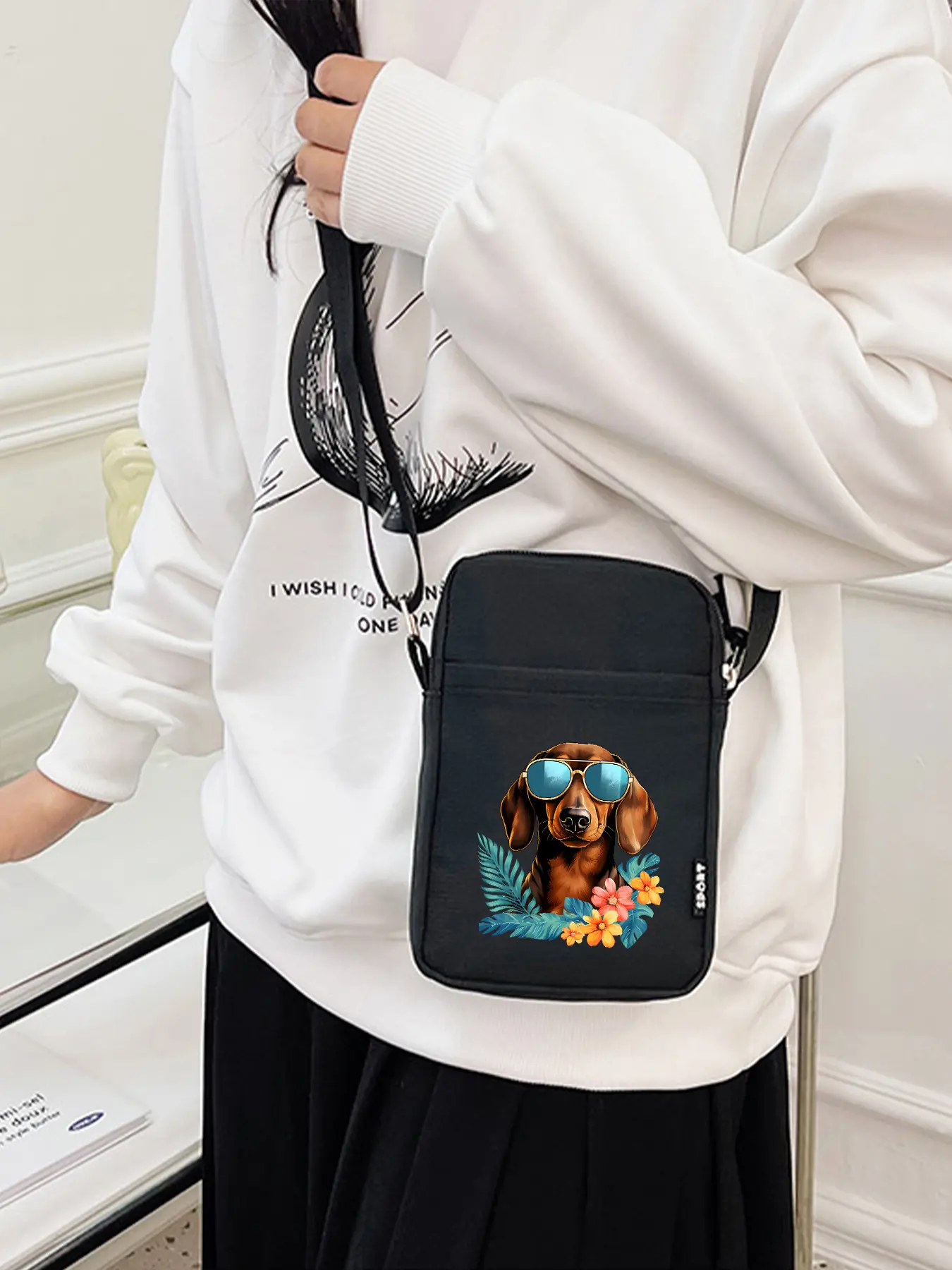 Cute Dachshund Pattern Crossbody Bag, Casual Shoulder Bag, Stylish, Simple and Versatile, A Must‑have for Travel and Vacation, Mobile Phone Bag and Coin Purse for Sports, Outdoor Activities and Outings, Trendy Item, The Perfect Gift.