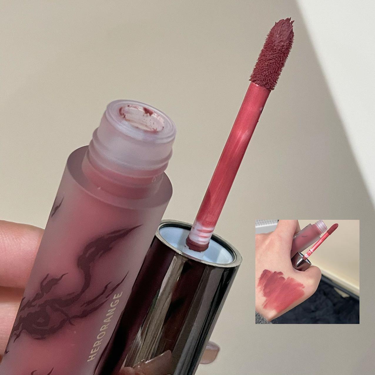 [HERORANGE Lipstick & Lip Gloss Set] Silky Matte Lipstick and Nourishing Lip Gloss Set with Smooth Vibrant Color, Easy to Layer, Moisturizing and Hydrating, Suitable for Stage Performances, Parties and Dates