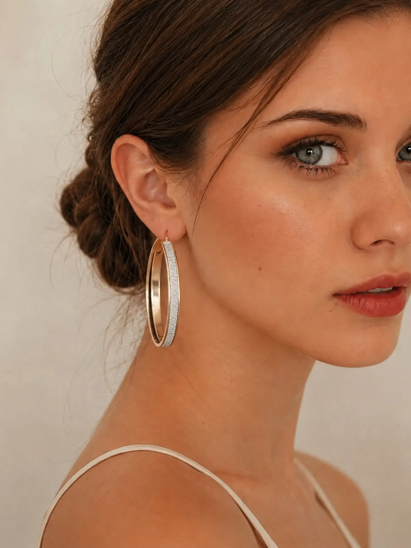 Glitter Stripe Hoop Earrings, 5 Cm Metallic Round Hoops, Gold or Silver Color, Lightweight Elegant Jewelry for Women, Daily Wear, Parties, Gifts