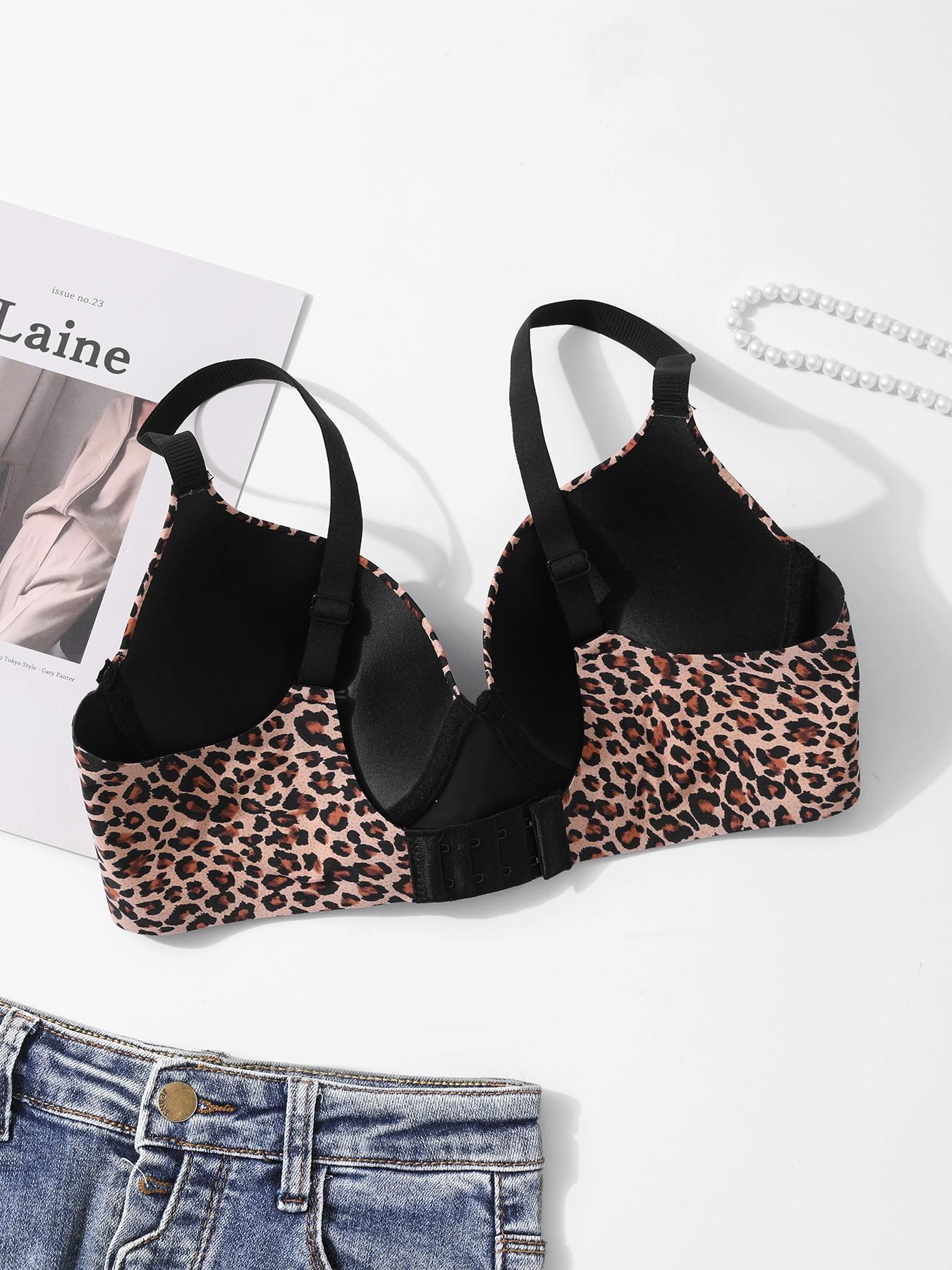 1 pack / 3 colors - Leopard print seamless bra - Four rows, two clasps - XS - XL size - Adjustable for shaping and support during exercise - Suitable for daily wear, parties, yoga - Comfortable, breathable, fits well and is skin-friendly - Women's bra