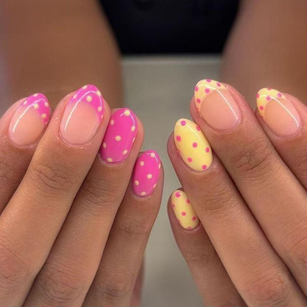 24pcs Sweet Dollar Nail Art Kit, Nude Colors, Classic Polka Dot Design, Easy DIY Manicure, Perfect for Daily Commute & Dates, Nail Kit Set