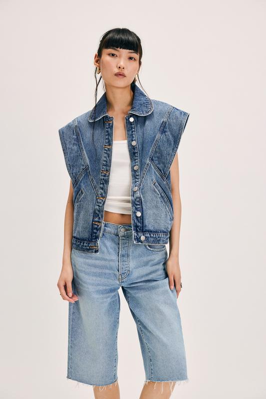 Elengatine Bohemian Style Vintage Cool Denim Vest for Lady Minimalist Rounded Collar Wide Shoulders Slit Pockets Button-front Closure Basic Casual Fitted Denim Jacket Coat Women's Chic Winter Wear
