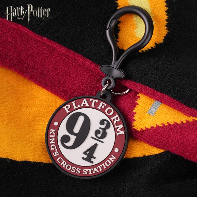 1PC  Harry Potter Officially Licensed 9 3/4 Platform Soft Touch Bag Clip Cute Keyring Keychain stocking stuffers Decoration Bag Hangings Souvenir for Family Friends Fans Anniversary Birthday Gifts