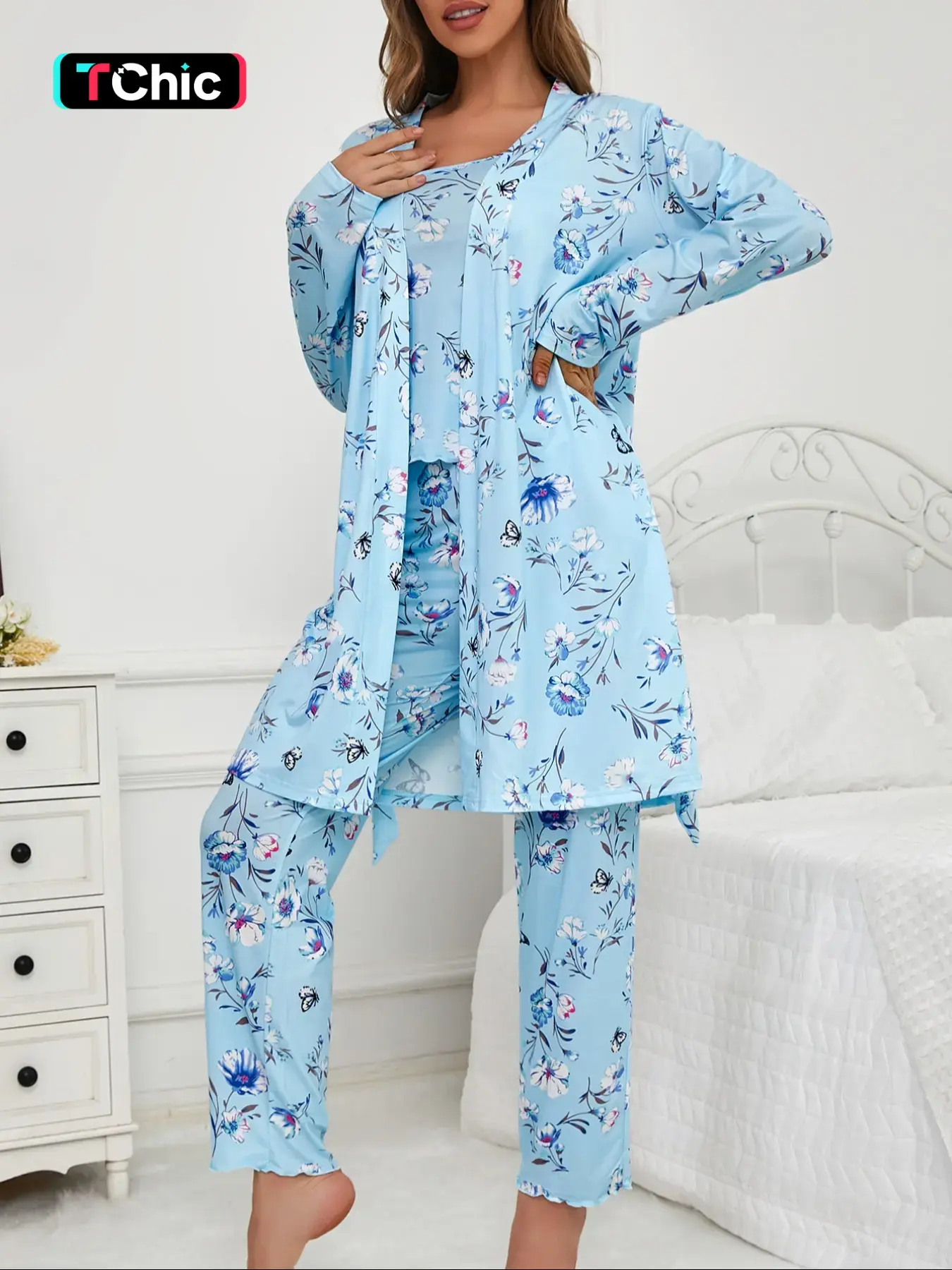 Three-Piece Set Women's Floral Butterfly Print Lettuce Trim Belted Long Sleeve Lounge Robe & Cami Top & Pants Pyjama Set, Loungewear Sets, Loungewear Pajama Set, Casual Comfy Three-piece Sleepwear Set for Women, Ladies Sleepwear for All Seasons